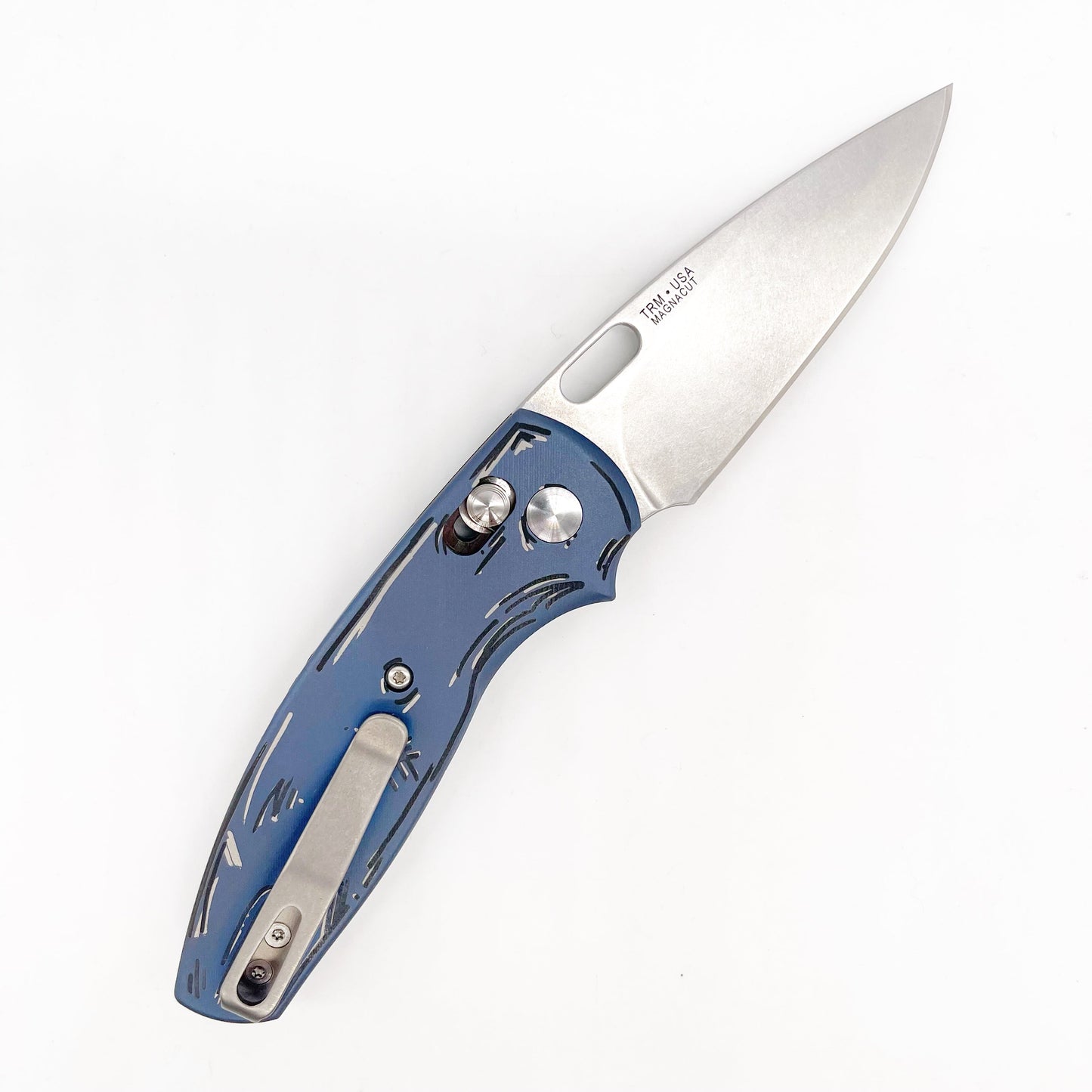 Three Rivers Mfg Bulldog Riverlok 3.2in Magnacut Blade Titanium Blue Cel Shade Finish