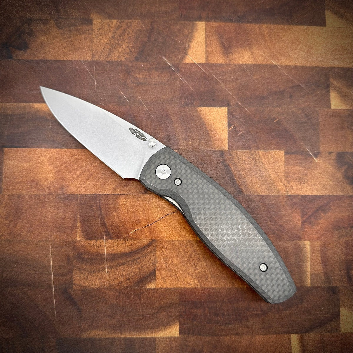 Three Rivers Mfg Neutron 2 Carbon Fiber Matte Handles Magnacut Steel