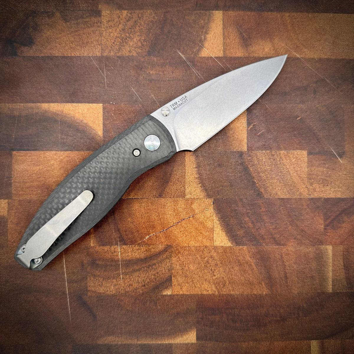 Three Rivers Mfg Neutron 2 Carbon Fiber Matte Handles Magnacut Steel