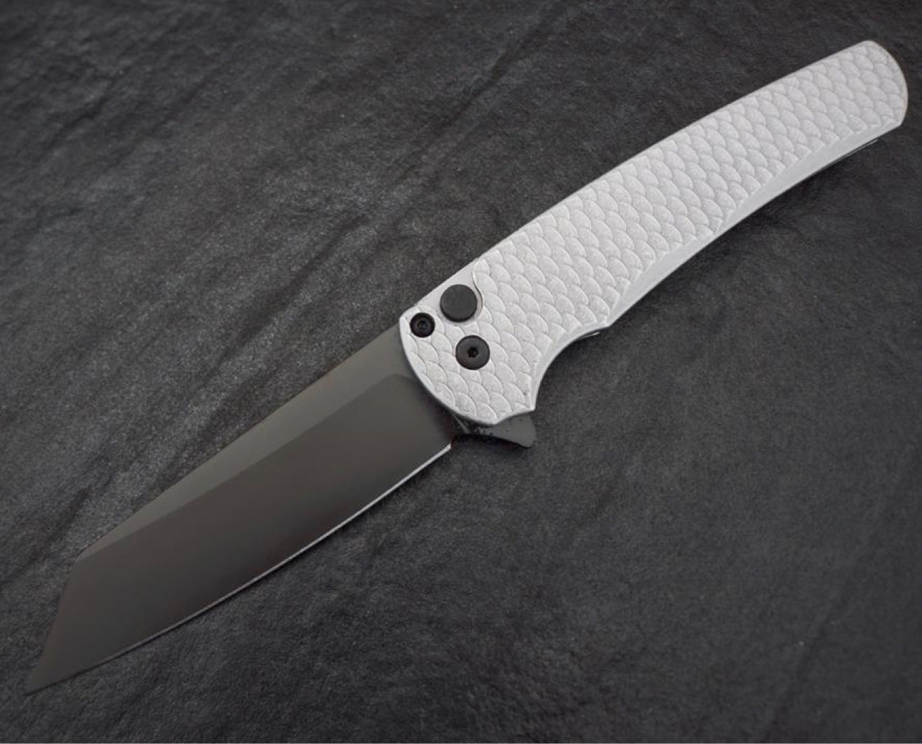 Pro-Tech Knives Malibu 5436-BW Grey Manual Folding Knife DLC Magnacut Blade Grey Dragon Scale Handles