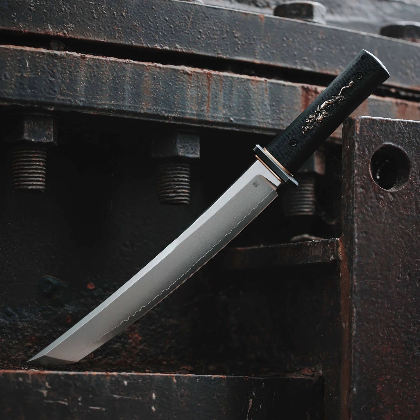 North Mountain Blade 2501 front view fixed blade knife