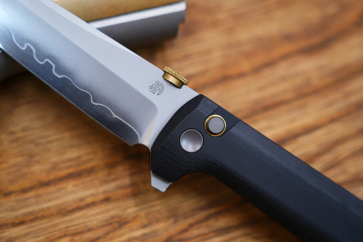 North Mountain Blade 2406BK detail view 5 folding knife
