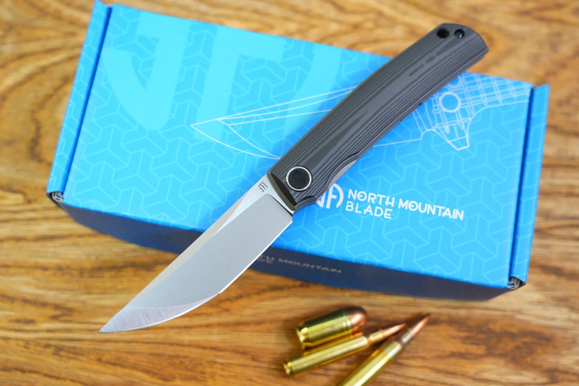 North Mountain Blade HIGO-Satin-CF/TI detail view 2