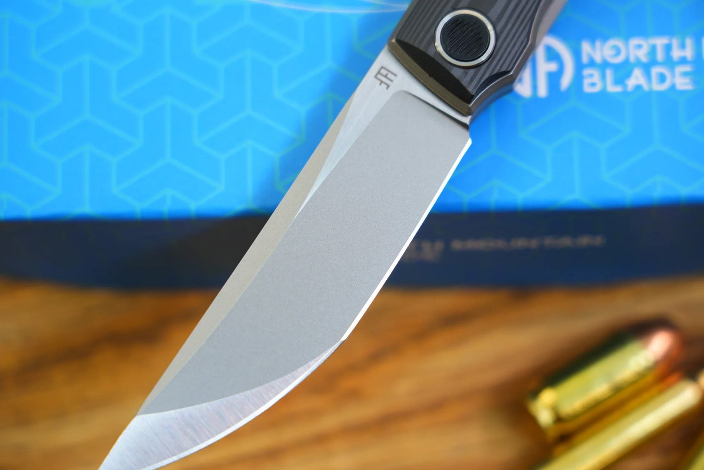 North Mountain Blade HIGO-Satin-CF/TI detail view 4
