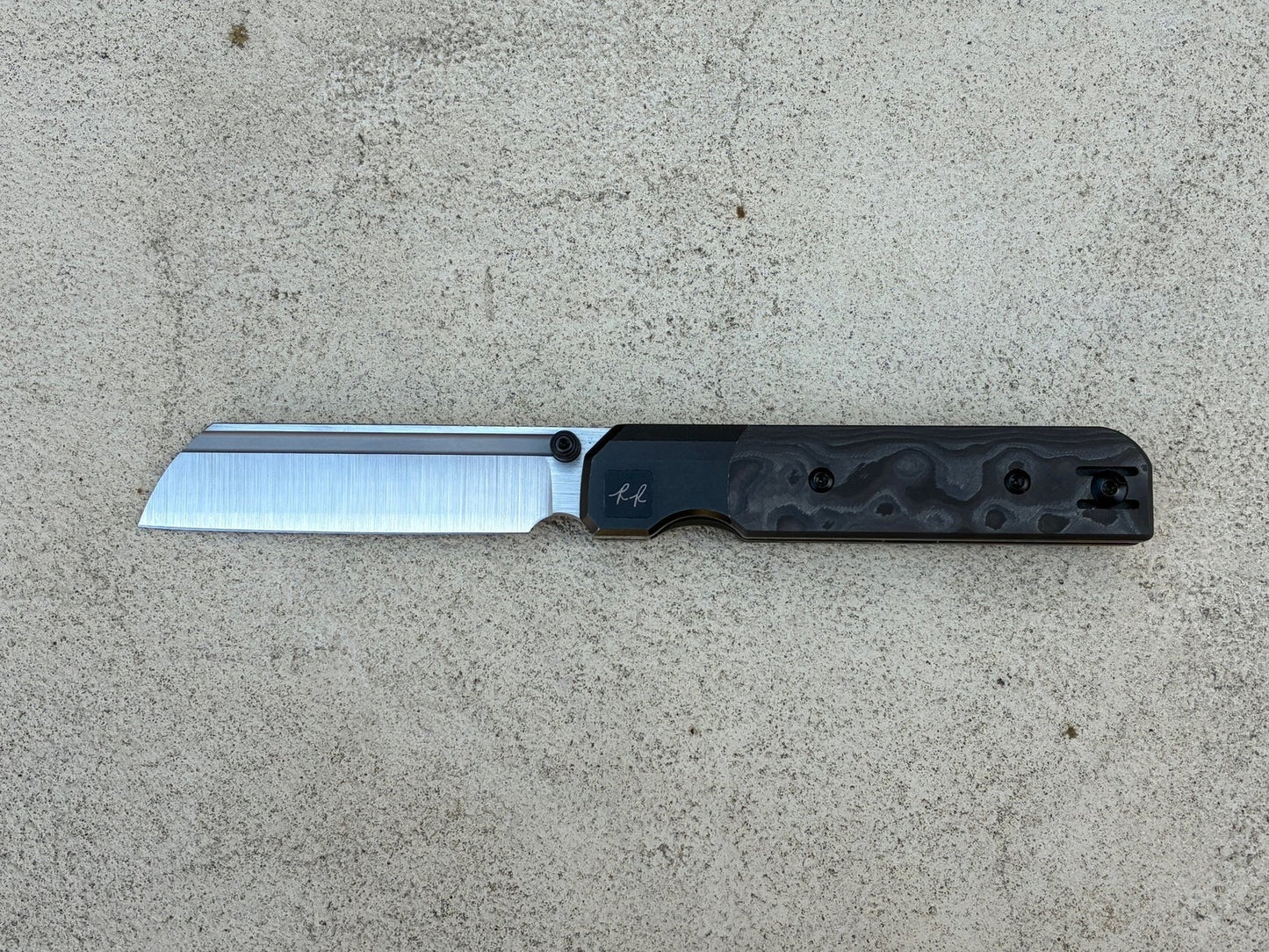Knife Standards RR Station EXPRESS 'Shadow' – Vanax SuperClean EDC Knife with Blackwashed Titanium & Fat Carbon Inlays