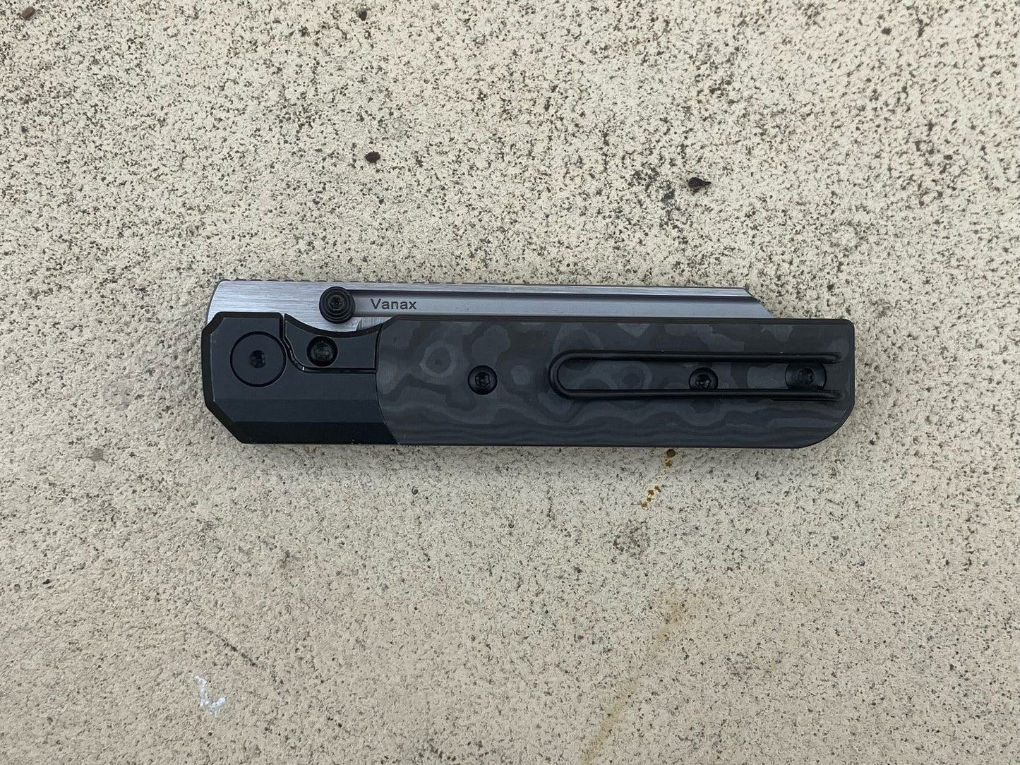 Knife Standards RR Station EXPRESS 'Shadow' – Vanax SuperClean EDC Knife with Blackwashed Titanium & Fat Carbon Inlays