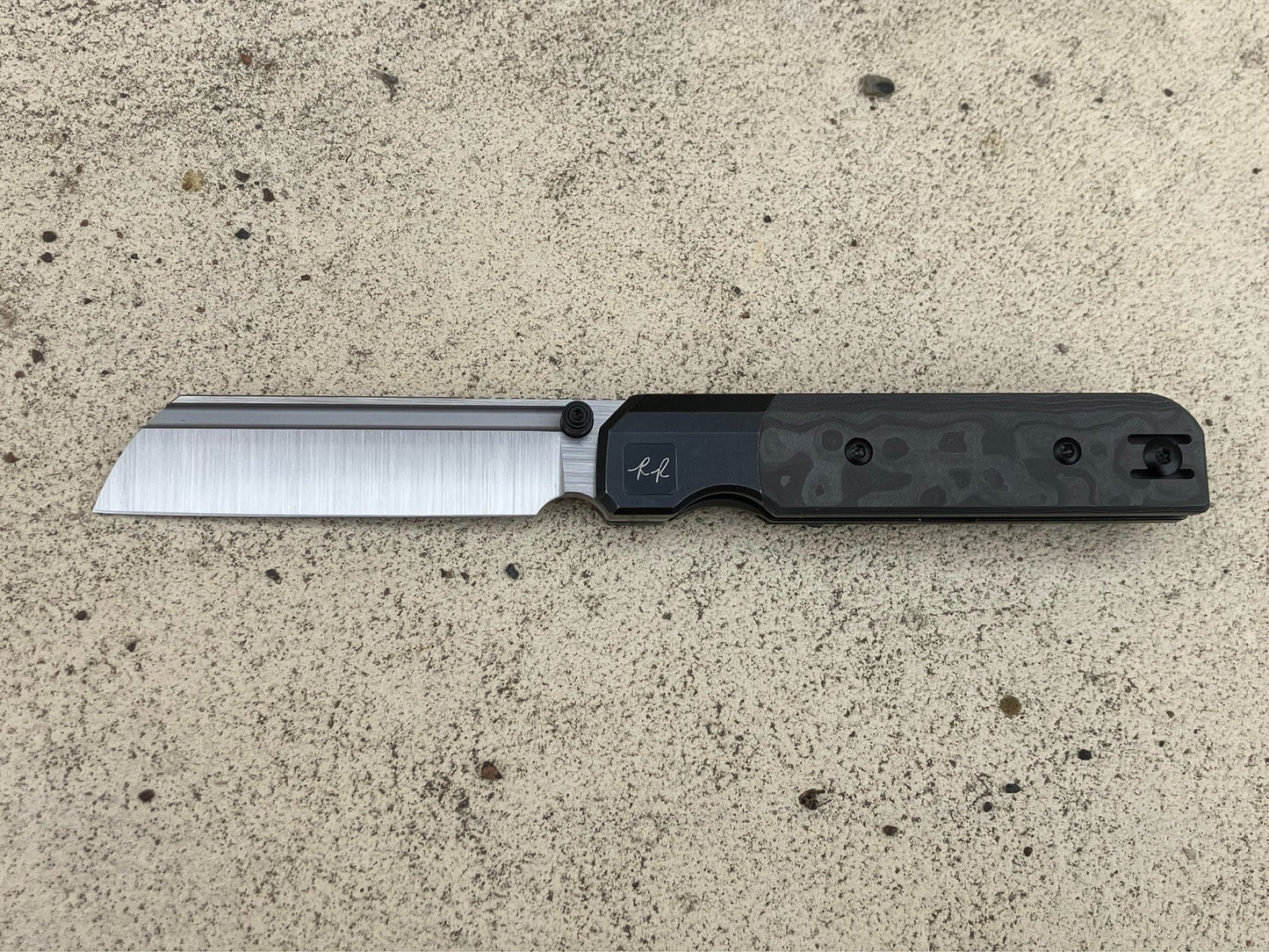 Knife Standards RR Station EXPRESS 'Shadow' – Vanax SuperClean EDC Knife with Blackwashed Titanium & Fat Carbon Inlays