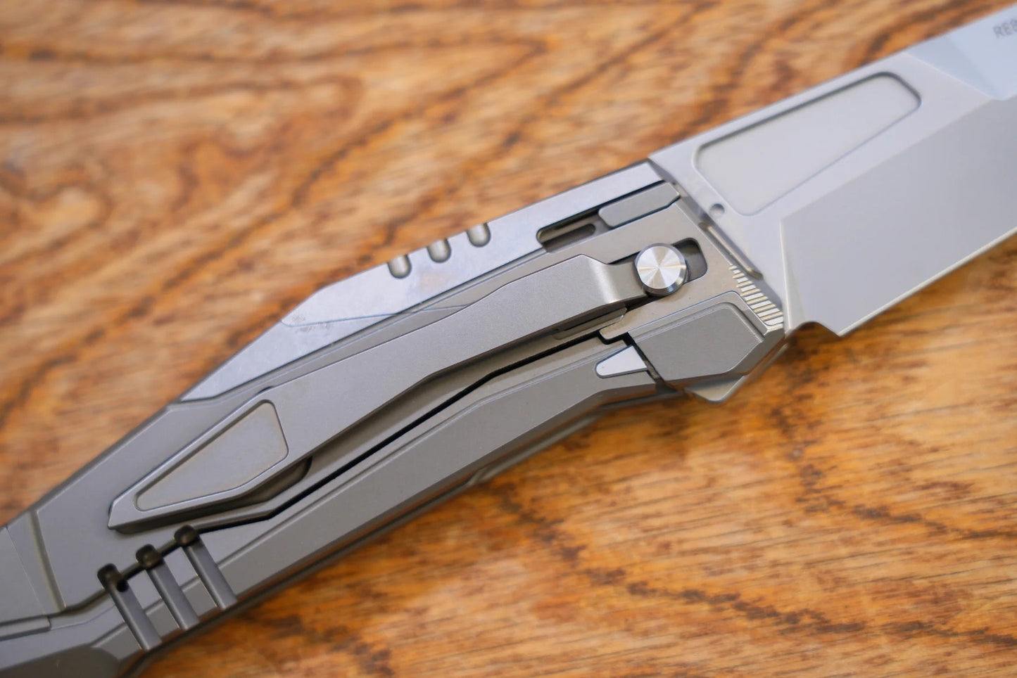FS EDC Rebelship Hidden Quick-Release Structure