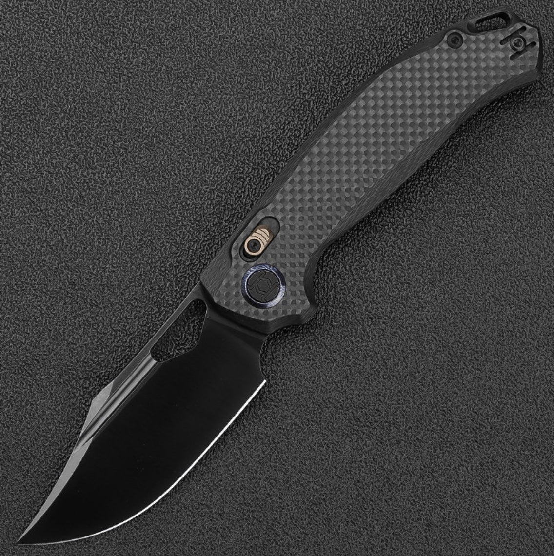 Kunwu Django XL X707XL-F, 3.70″ DLC ELMAX Blade, Carbon Fiber, Frame Lock