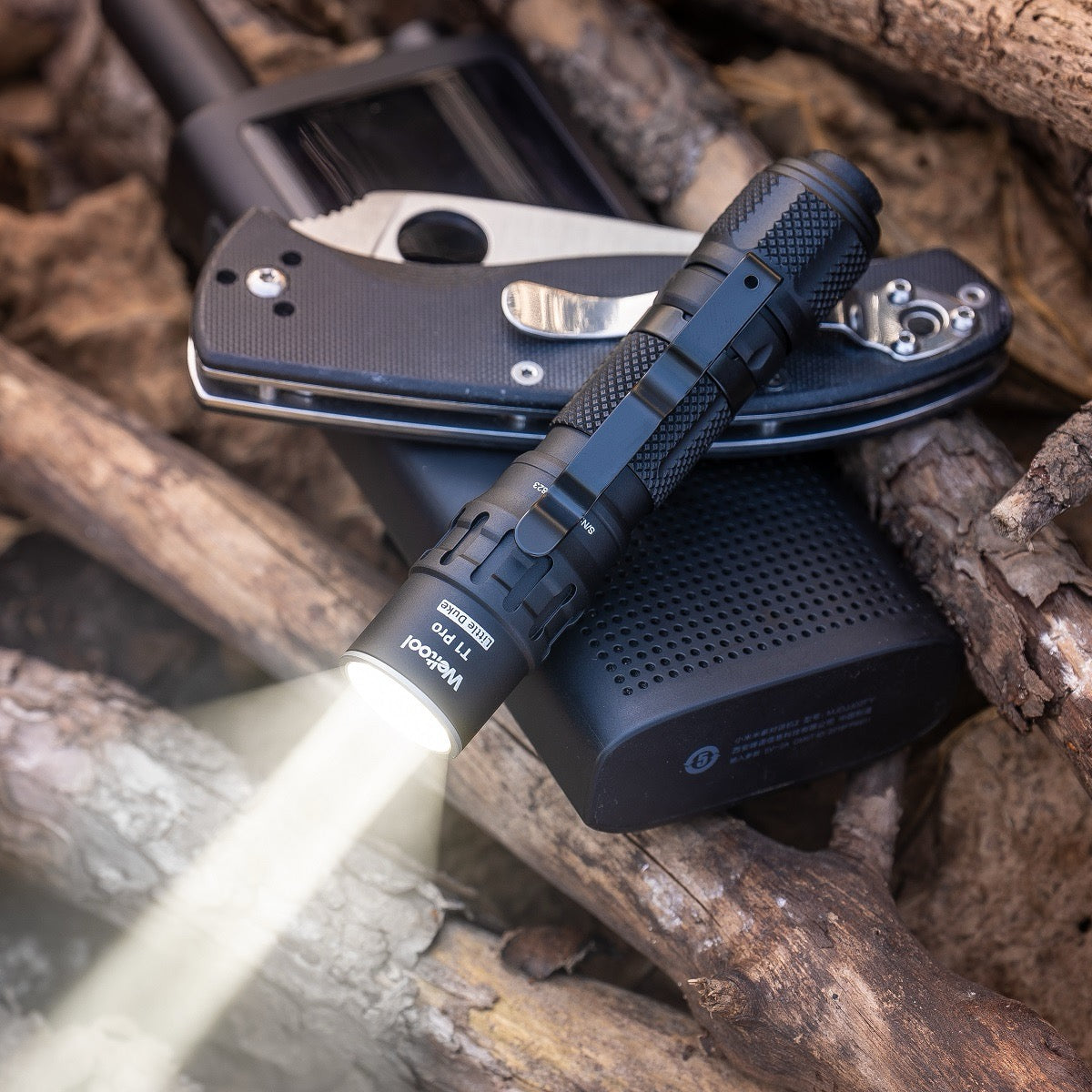 Weltool T1 Pro TAC tactical flashlight detail