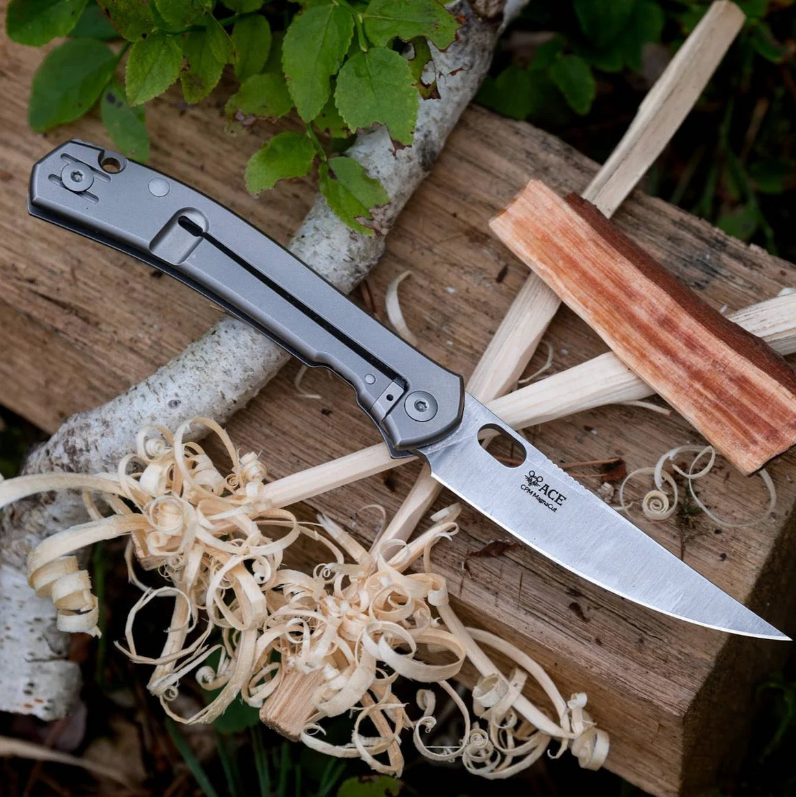 Giant Mouse ACE Bleeker Titanium Handles 3.26in Magnacut Blade