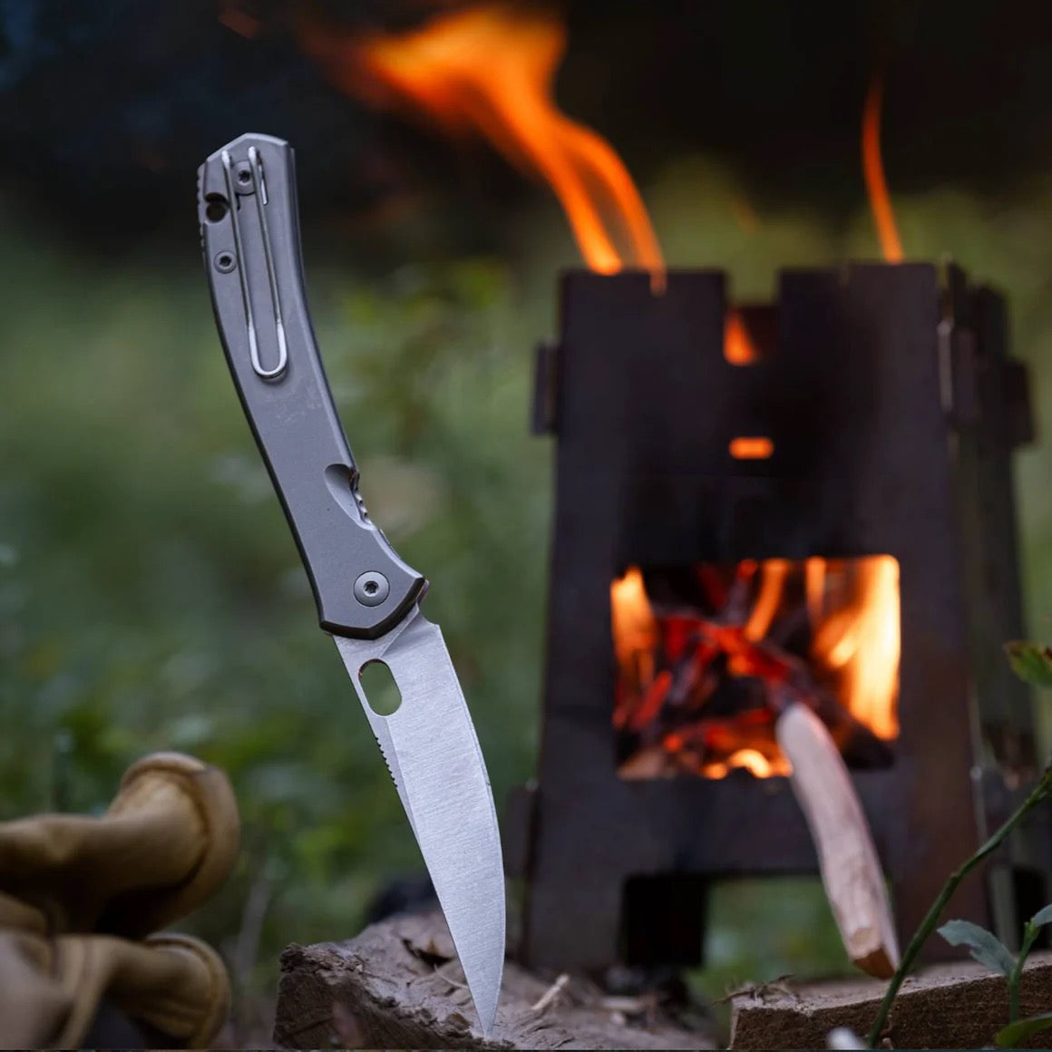 Giant Mouse ACE Bleeker Titanium Handles 3.26in Magnacut Blade