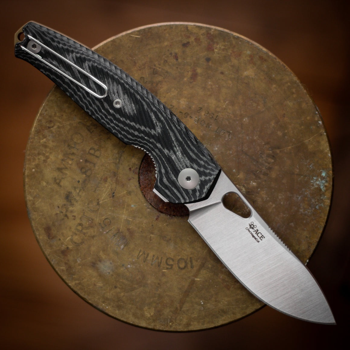 Giant Mouse ACE Jagt 3.27in Magnacut Blade Black Canvas Micarta Handle