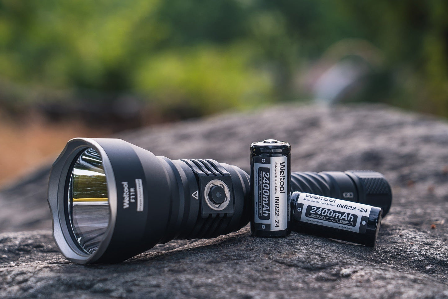Weltool F11R tactical long-range flashlight