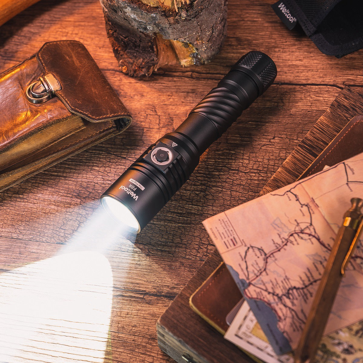 Weltool F8R The Pilgrim (F8R) 11,000mAh battery and charging system