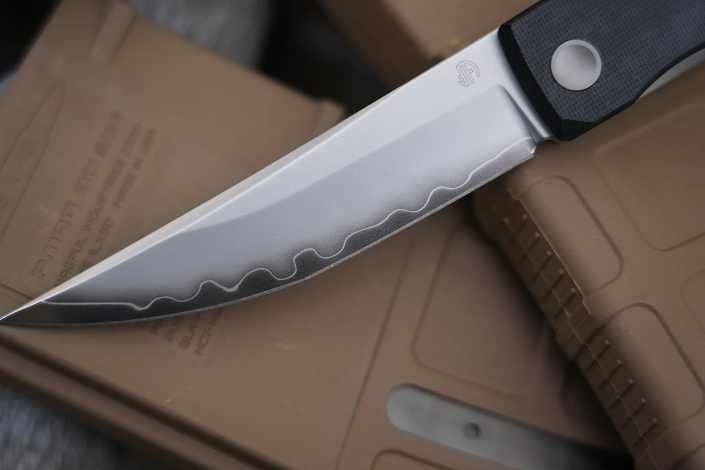 North Mountain Blade Kaiken-BlackG10 detail view 3