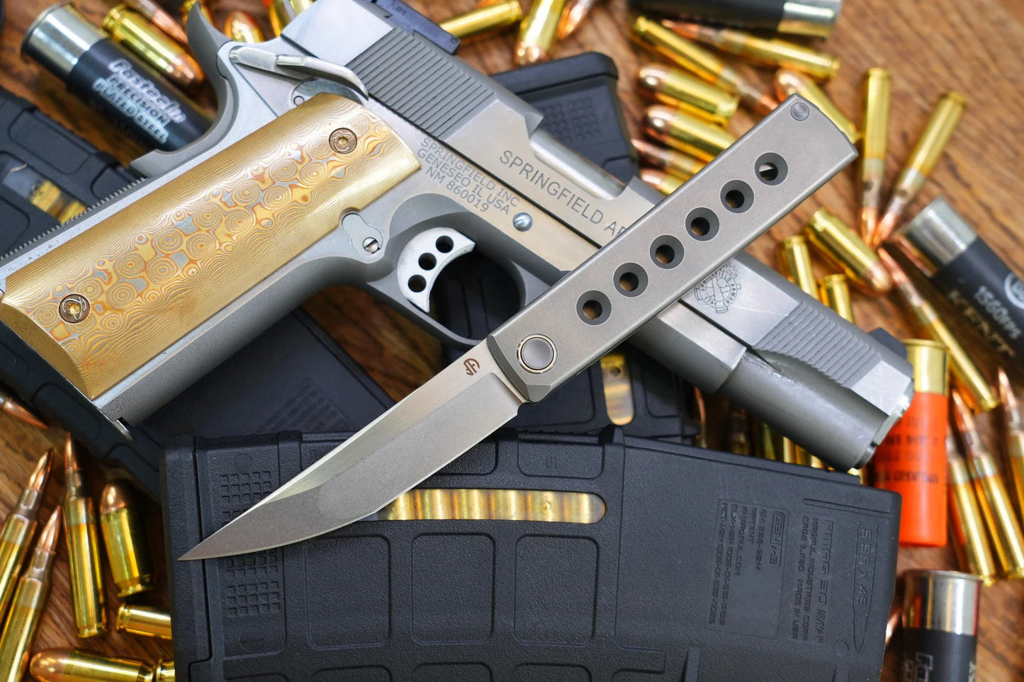 North Mountain Blade Kaiken-Ti-Hole folding knife detail view image 2
