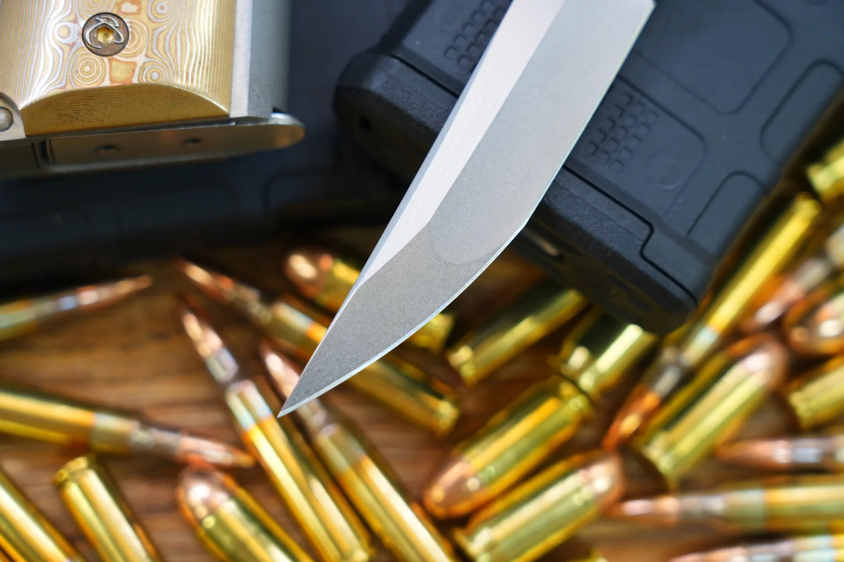 North Mountain Blade Kaiken-Ti-Hole folding knife detail view image 3