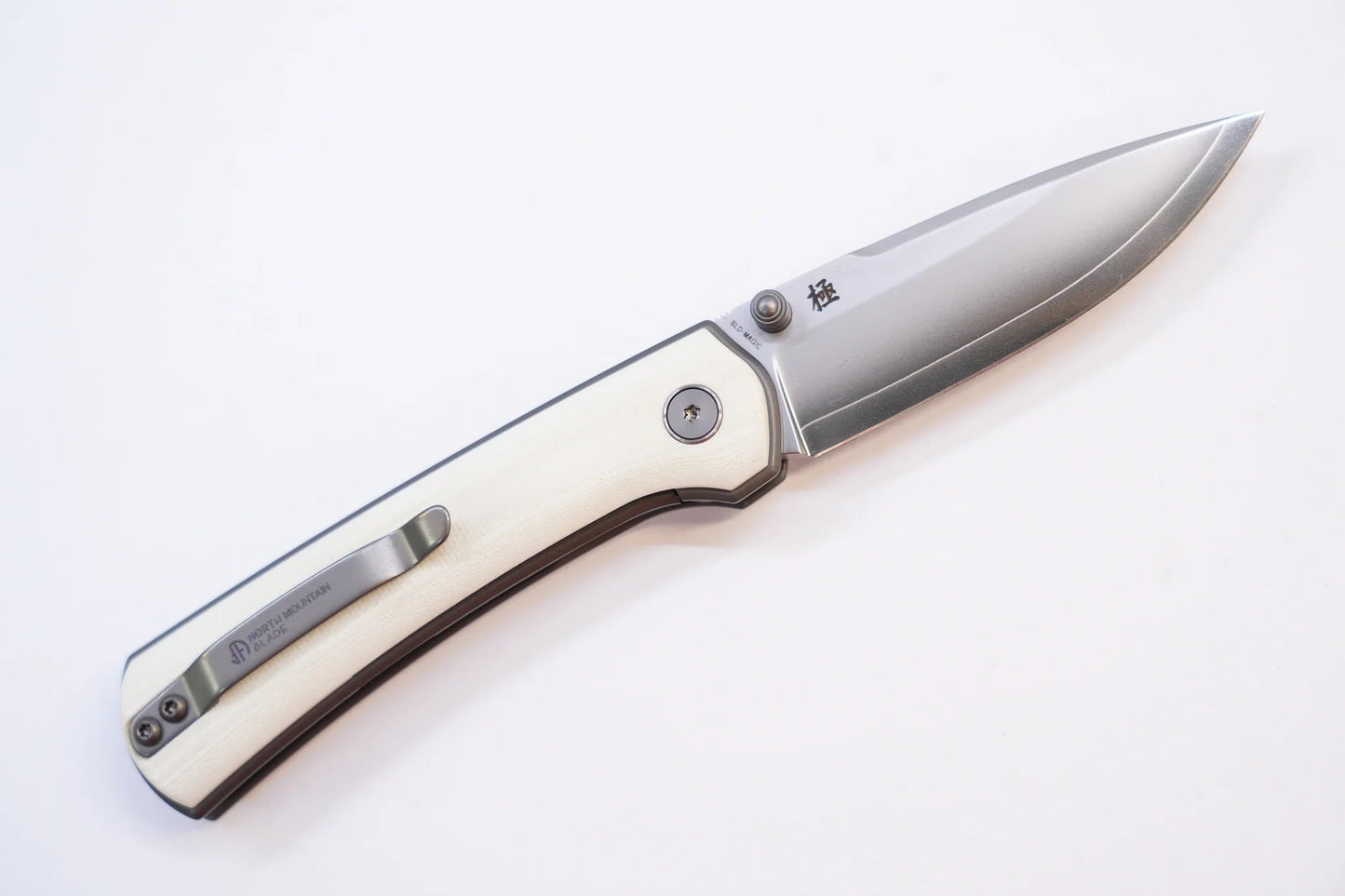 North Mountain Blade Ultra-WhiteG10 detail view 4