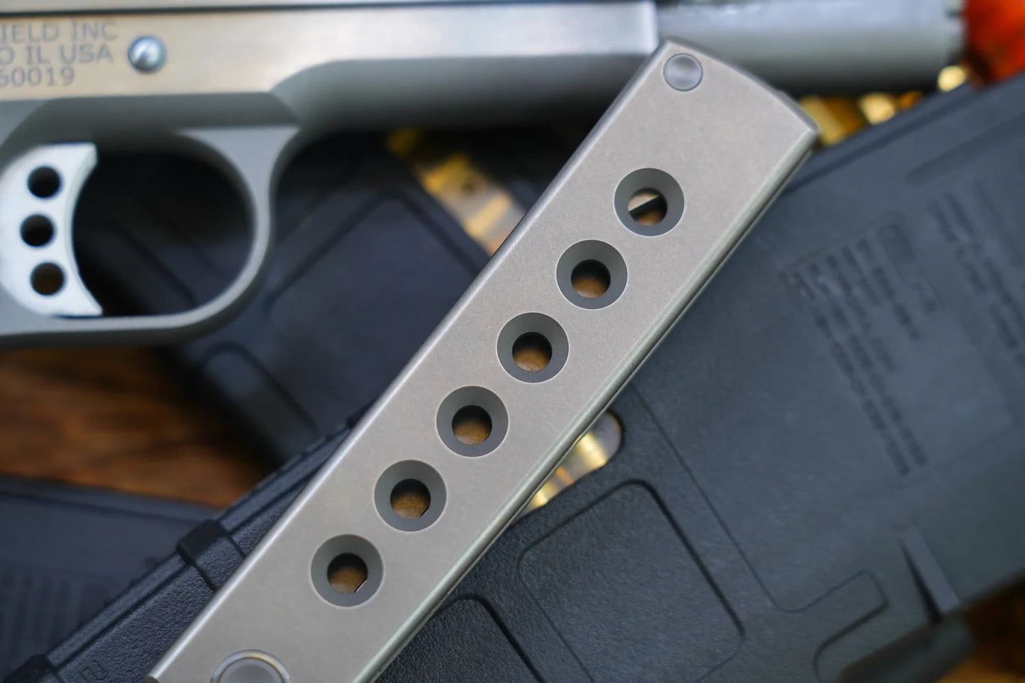 North Mountain Blade Kaiken-Ti-Hole folding knife detail view image 5