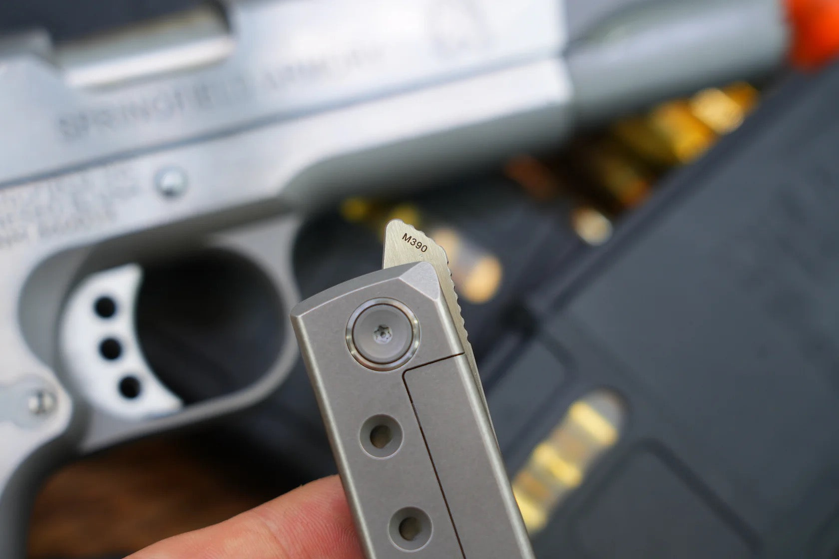 North Mountain Blade Kaiken-Ti-Hole folding knife detail view image 7