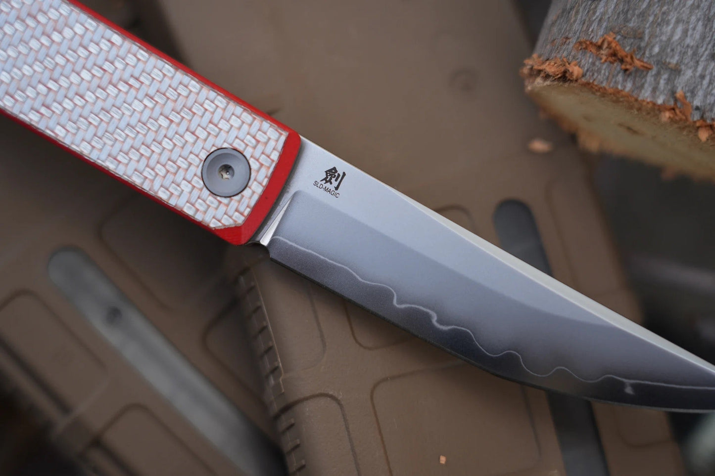 North Mountain Blade Kaiken-SliverCF-RedG10 detail view 7