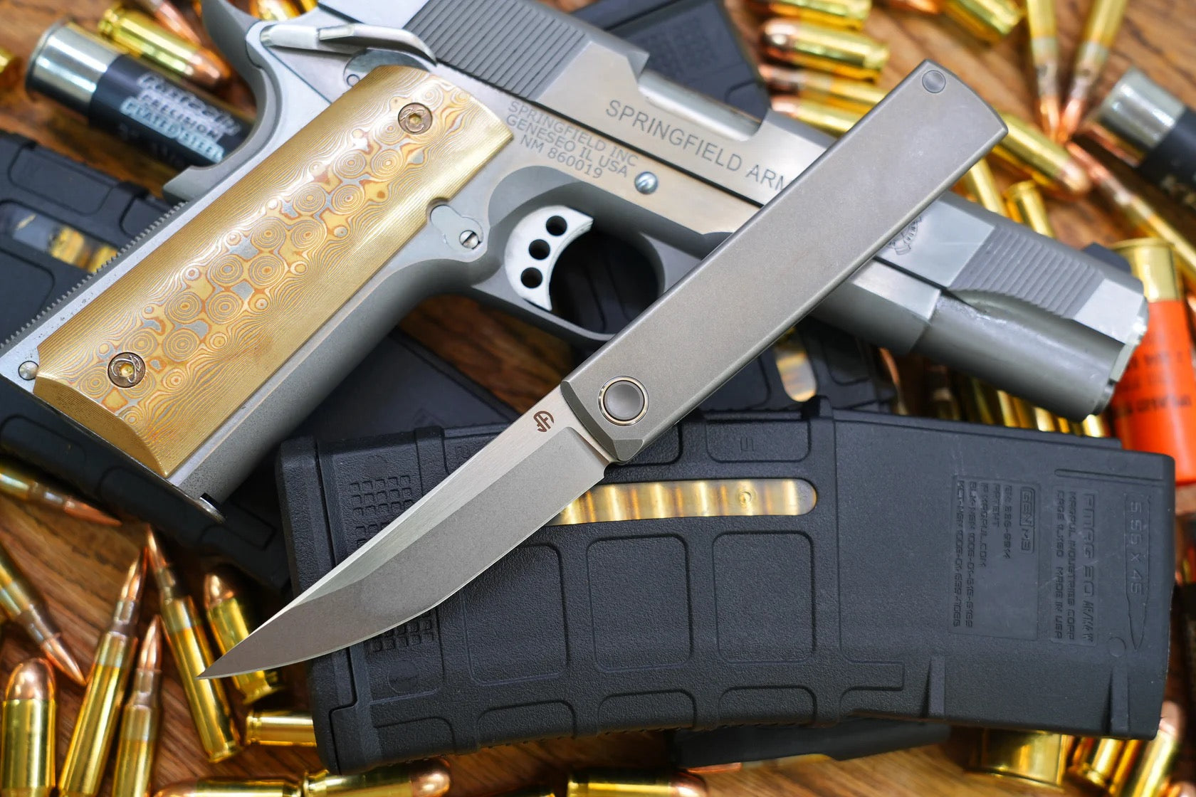 North Mountain Blade Kaiken-Ti-Flat folding knife detail view image 2