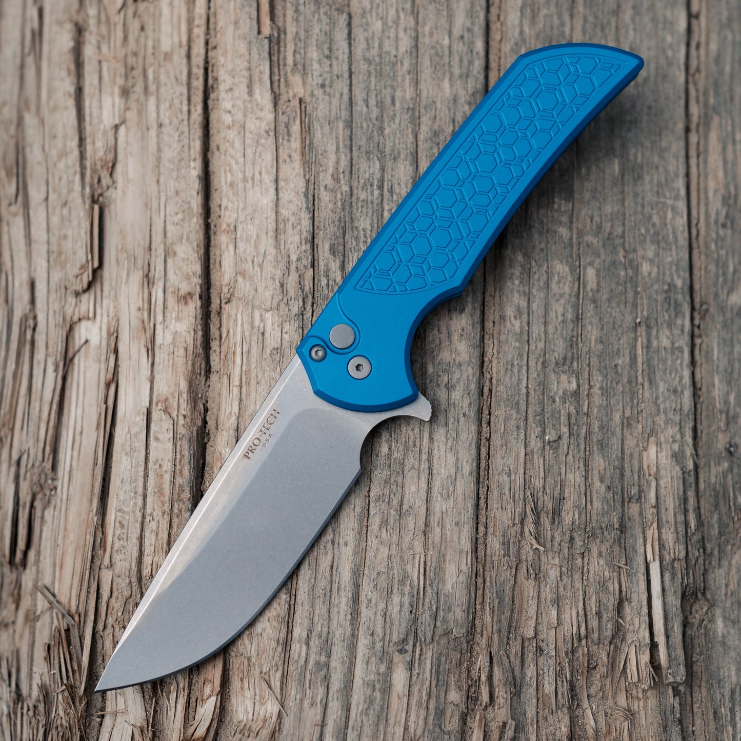 Pro-Tech Mordax Folding Knife Blue Gridlock Textured Handles Magnacut Blade MX105-Blue Gridlock