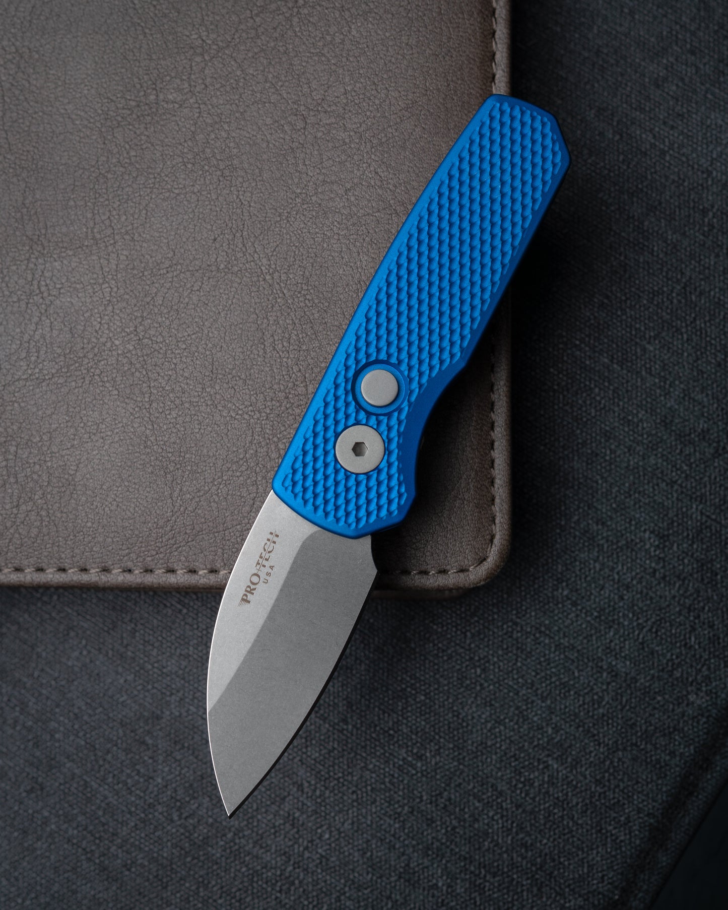 Pro-Tech Knives Runt 5 Magnacut Wharncliffe Blade BLUE Textured Handles - R5305-Blue