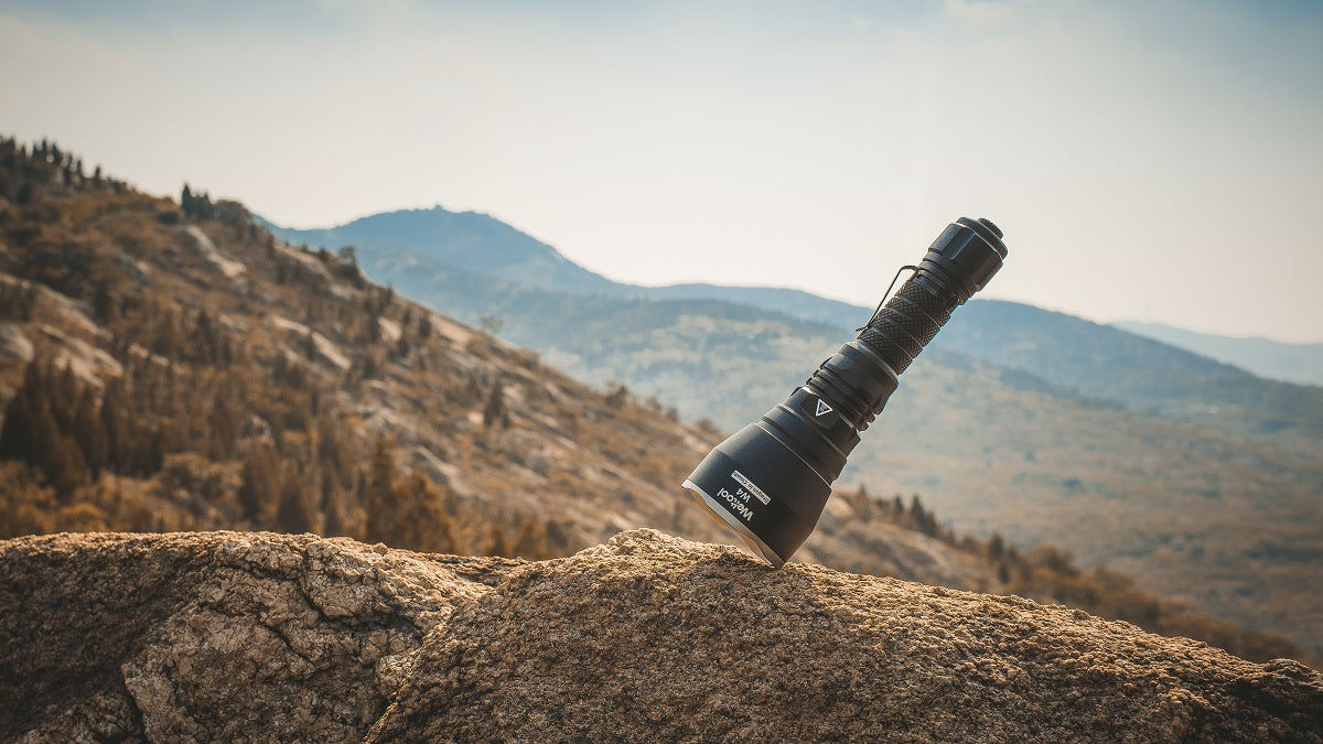 Weltool W4 Dragon In Cloud 560 Lumen LEP Long Distance Throwing Flashlight - Over 8500 Feet of Throw