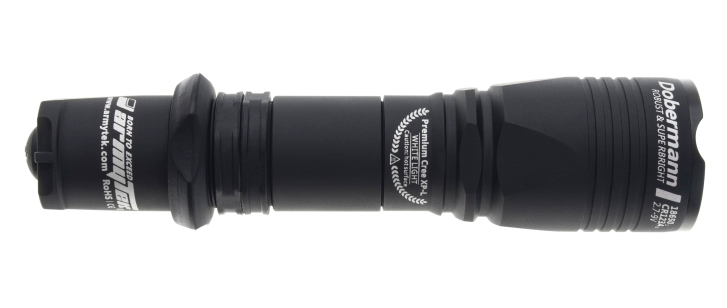Armytek Dobermann Pro 1x18650 / 2x(R)CR123 1250 Lumens CREE XP-L HI LED Flashlight