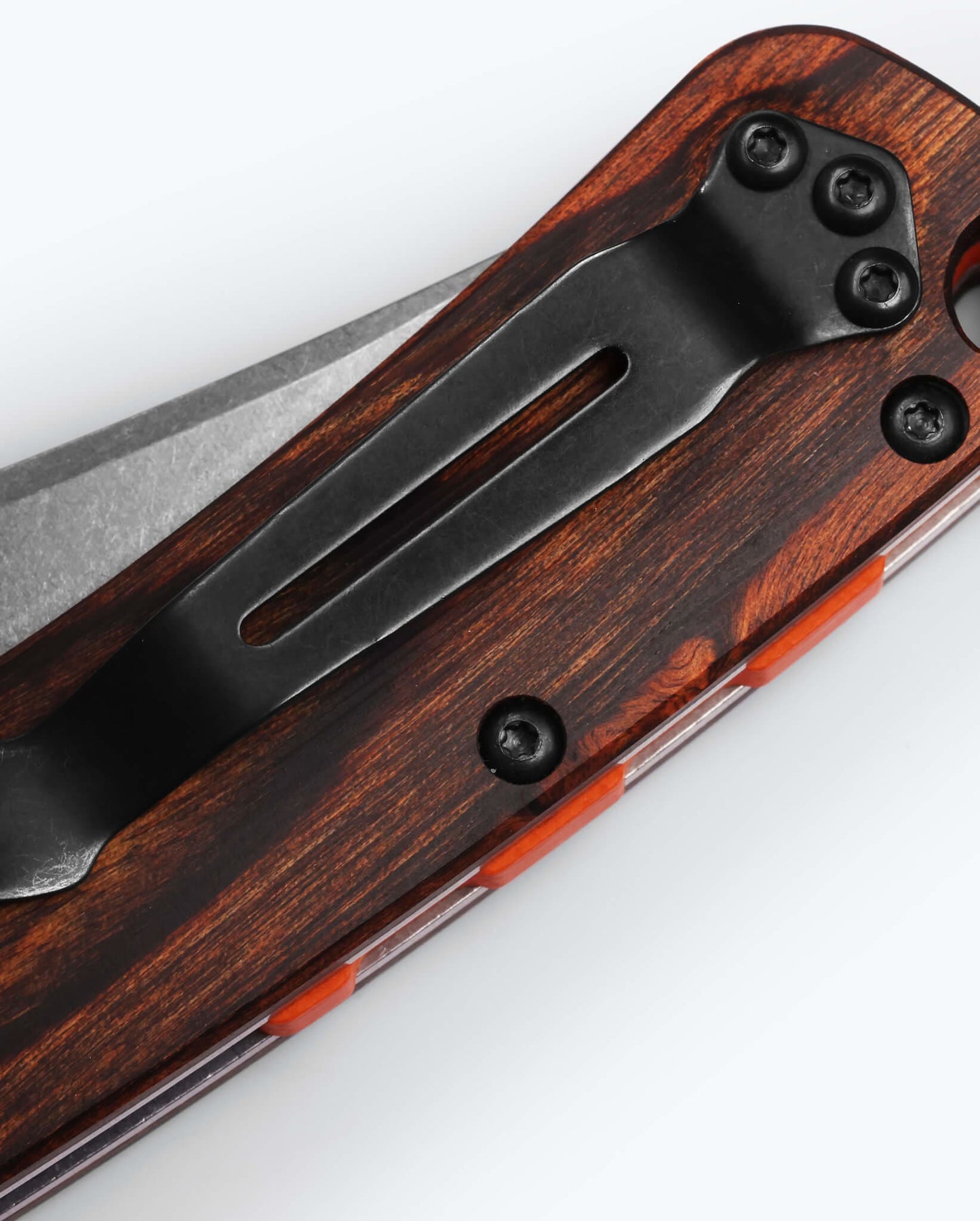 Benchmade Crooked River 15080-2 stabilized wood handle and hardware detail