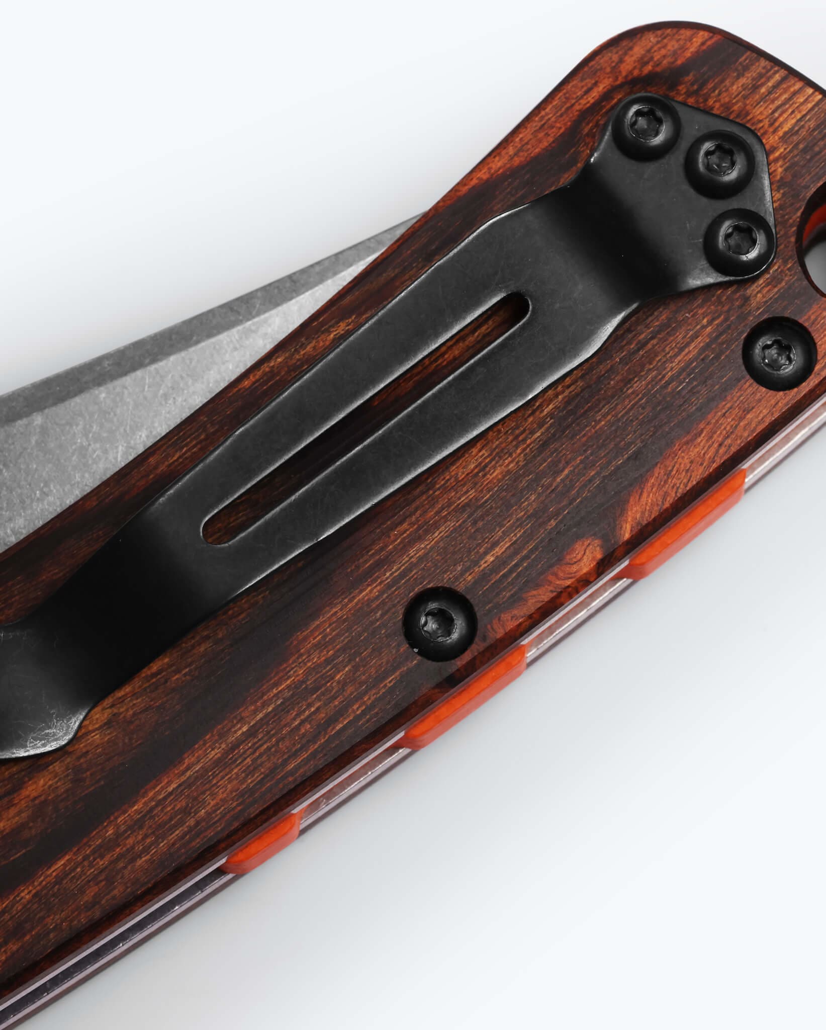 Benchmade Crooked River 15080-2 stabilized wood handle and hardware detail