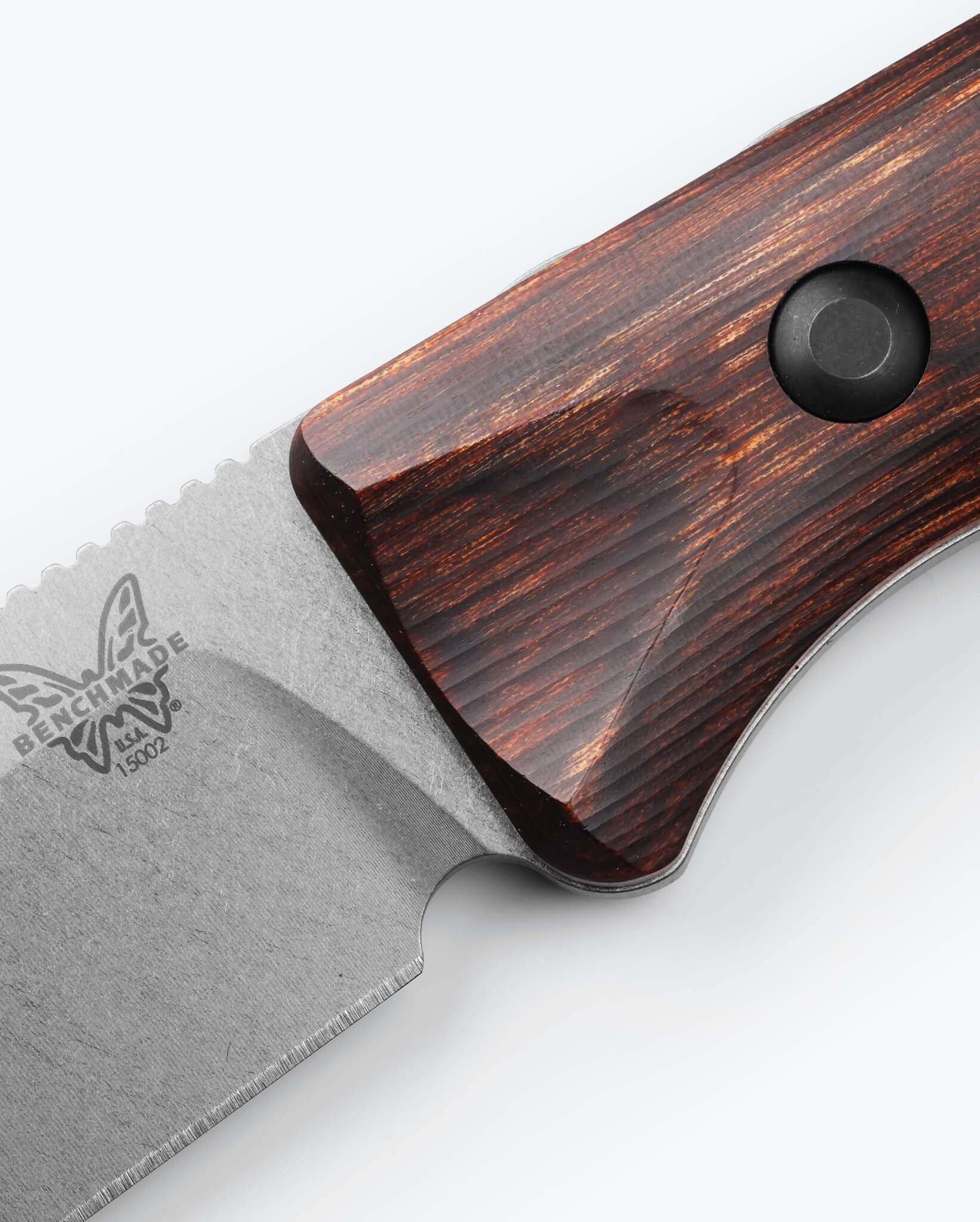 Benchmade Saddle Mountain Skinner 15002 stabilized wood handle detail