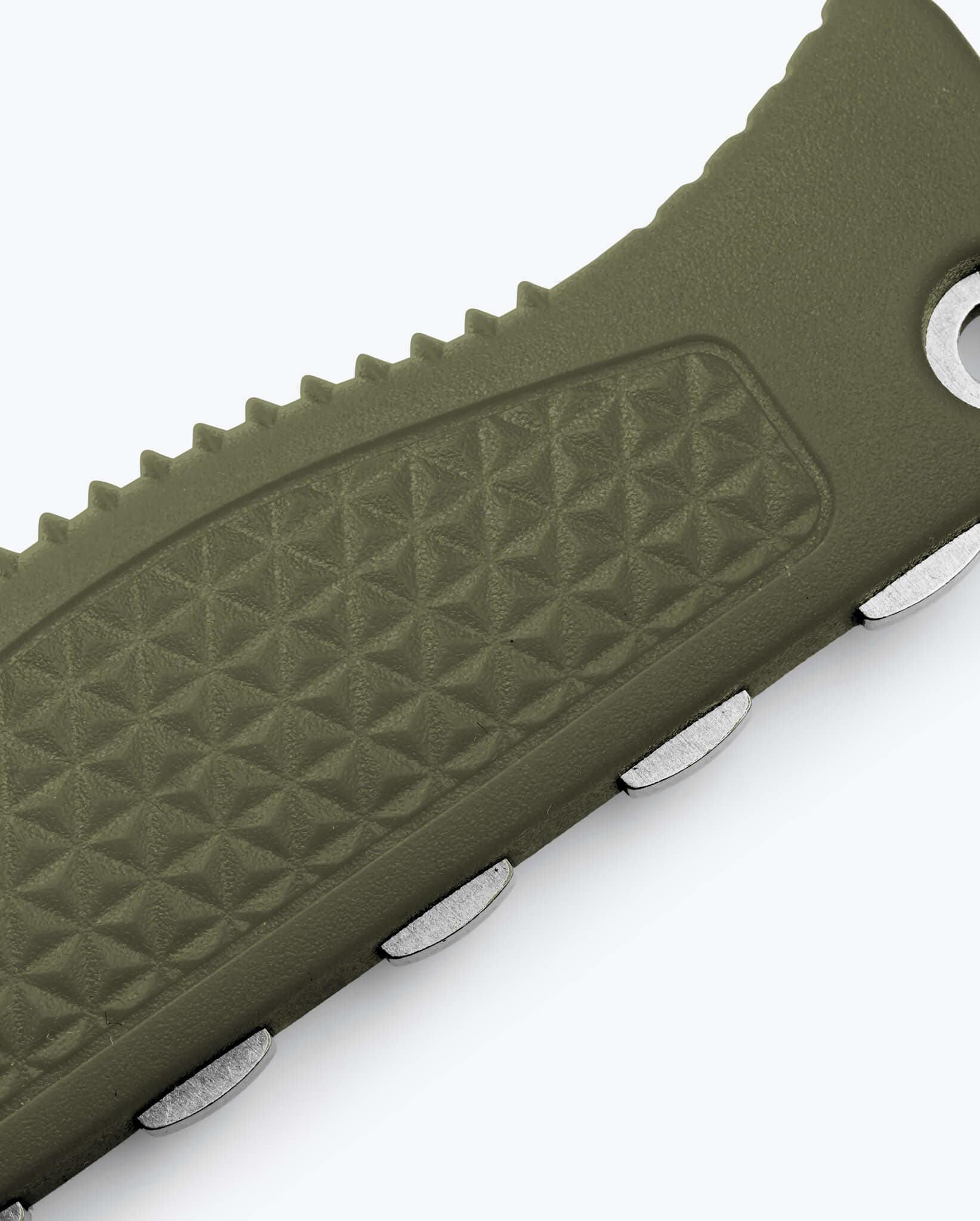 Benchmade Steep Country 15006-01 Dark Olive Santoprene handle texture detail
