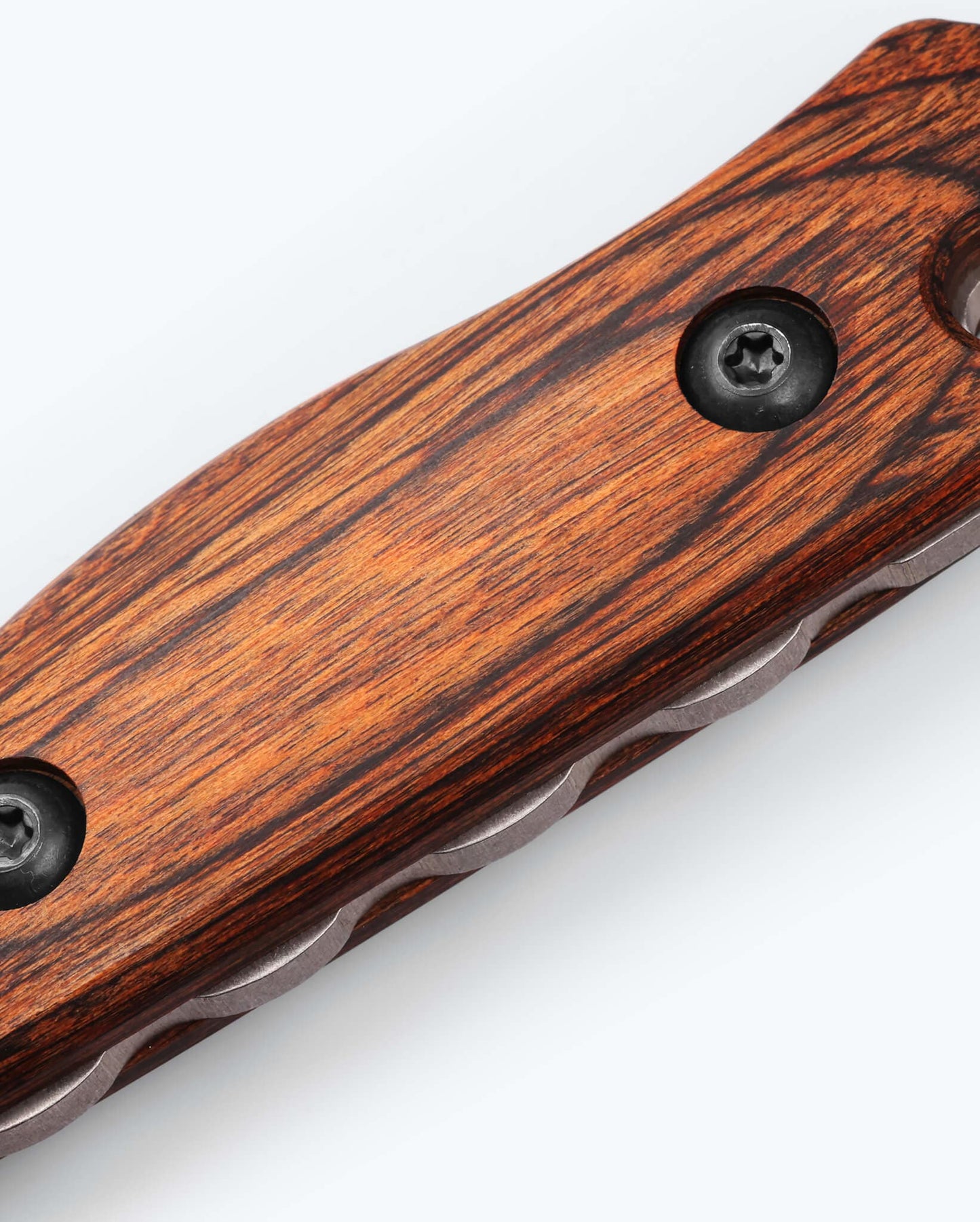 Benchmade Hidden Canyon Hunter 15017 stabilized wood handle detail