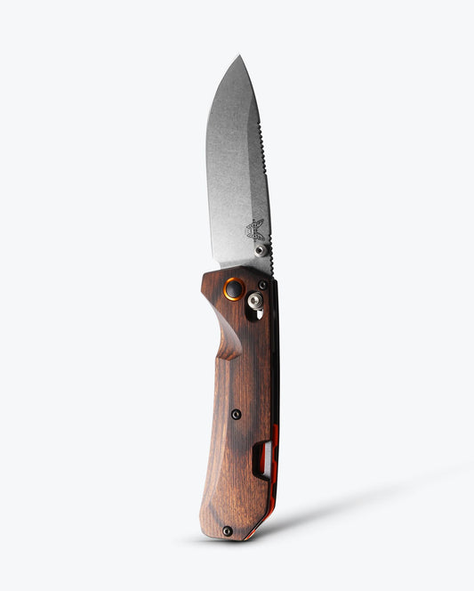 Benchmade Grizzly Creek 15062 front view – 3.49″ CPM-S30V folding hunting knife with gut hook