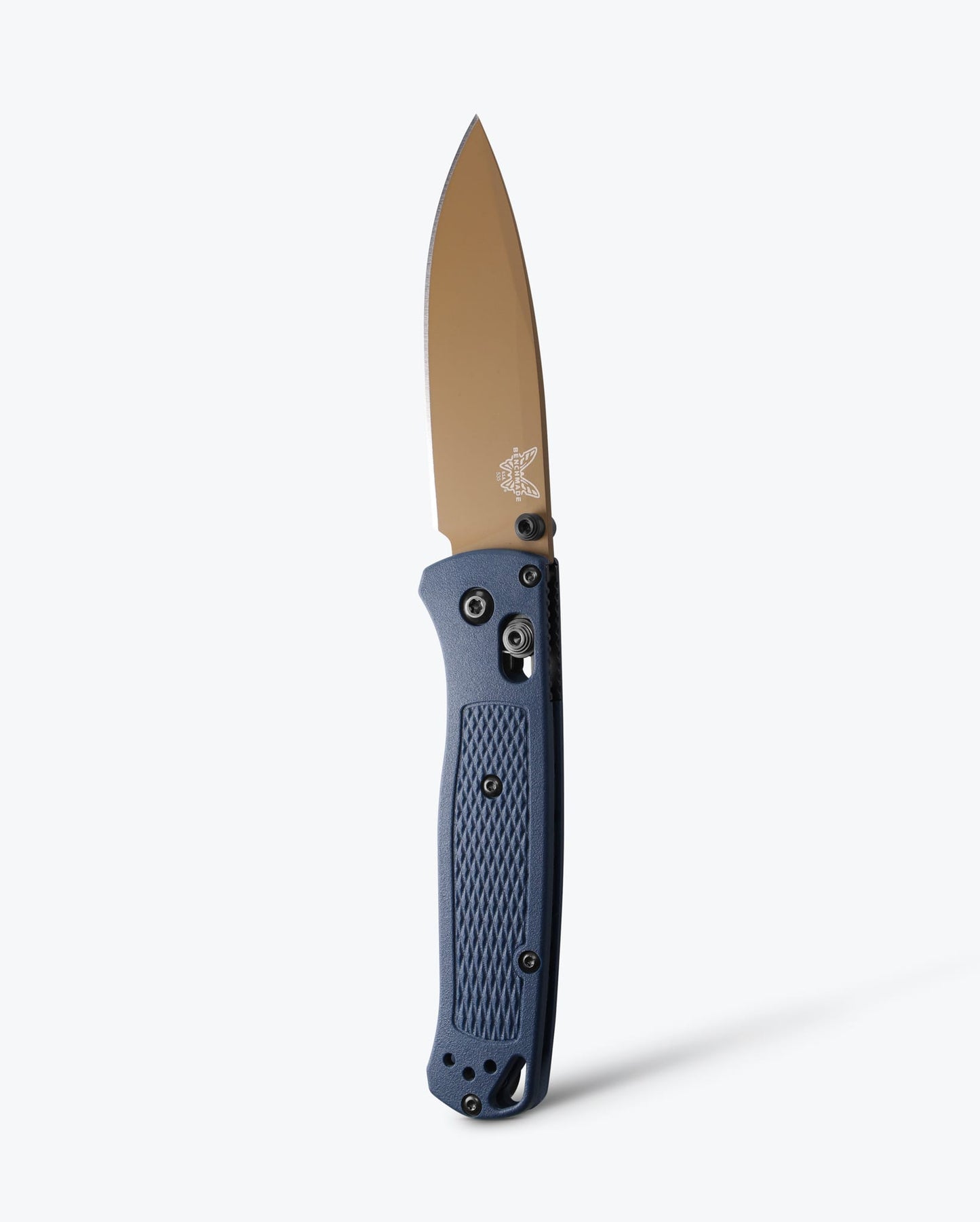Benchmade Bugout 535FE-05 front view, 3.24 inch CPM-S30V FDE Cerakote drop-point folding knife