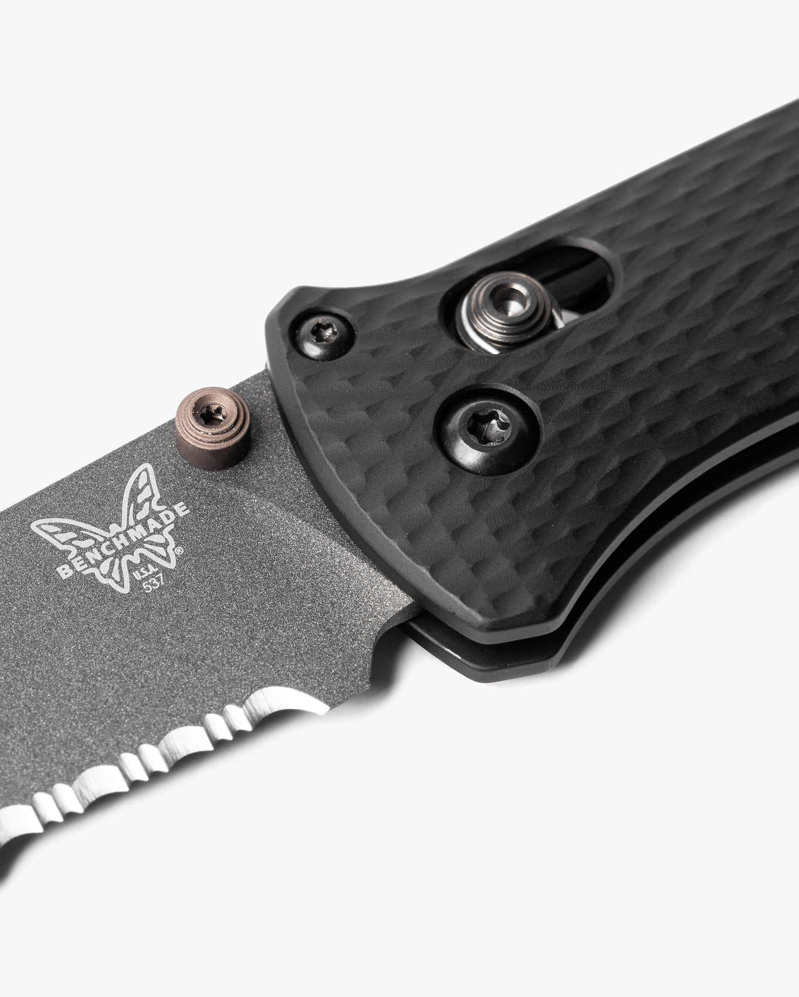 Benchmade Bailout 537SGY-03 AXIS lock detail and black aluminum handle