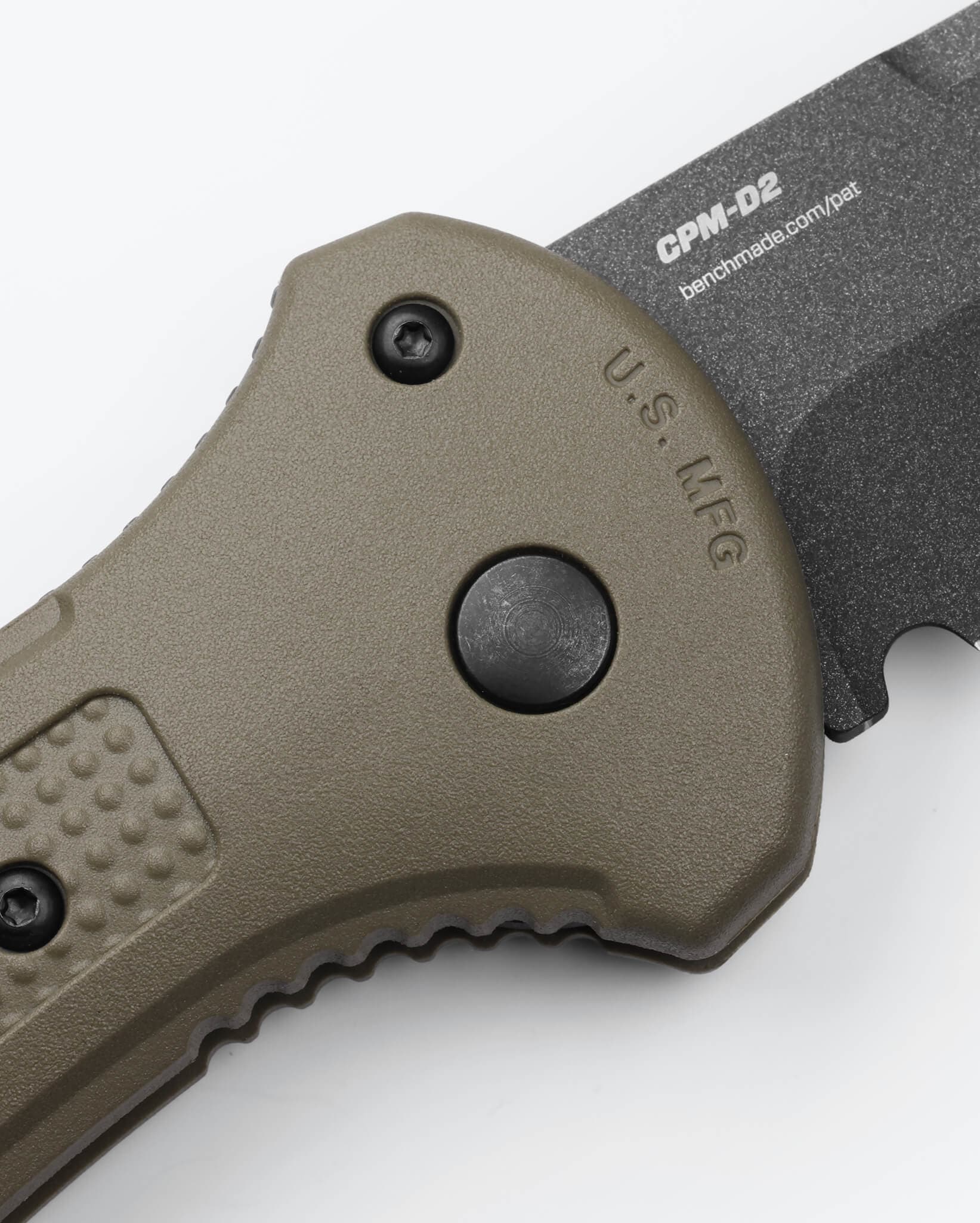 Benchmade Claymore 9071BK-1 push button and safety detail