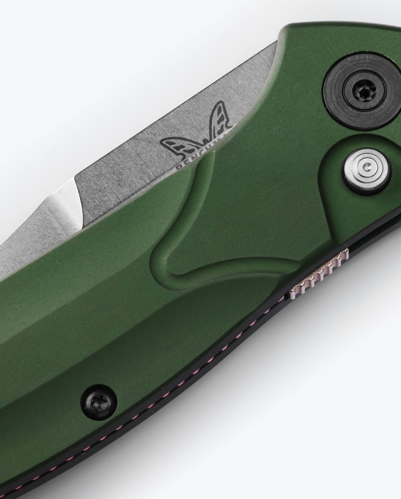 Benchmade Auto Osborne 9400 green anodized aluminum handle detail
