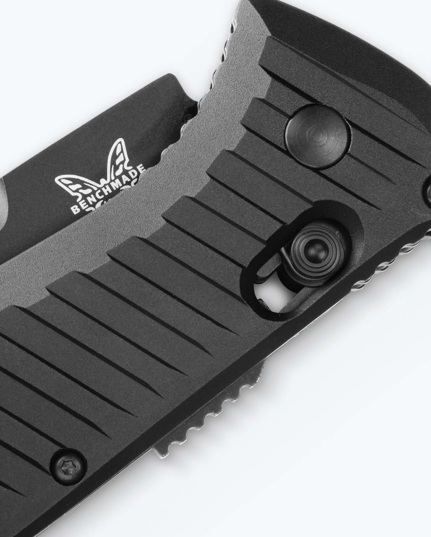 Benchmade Auto Presidio II 5700SBK black aluminum AXIS lock handle detail