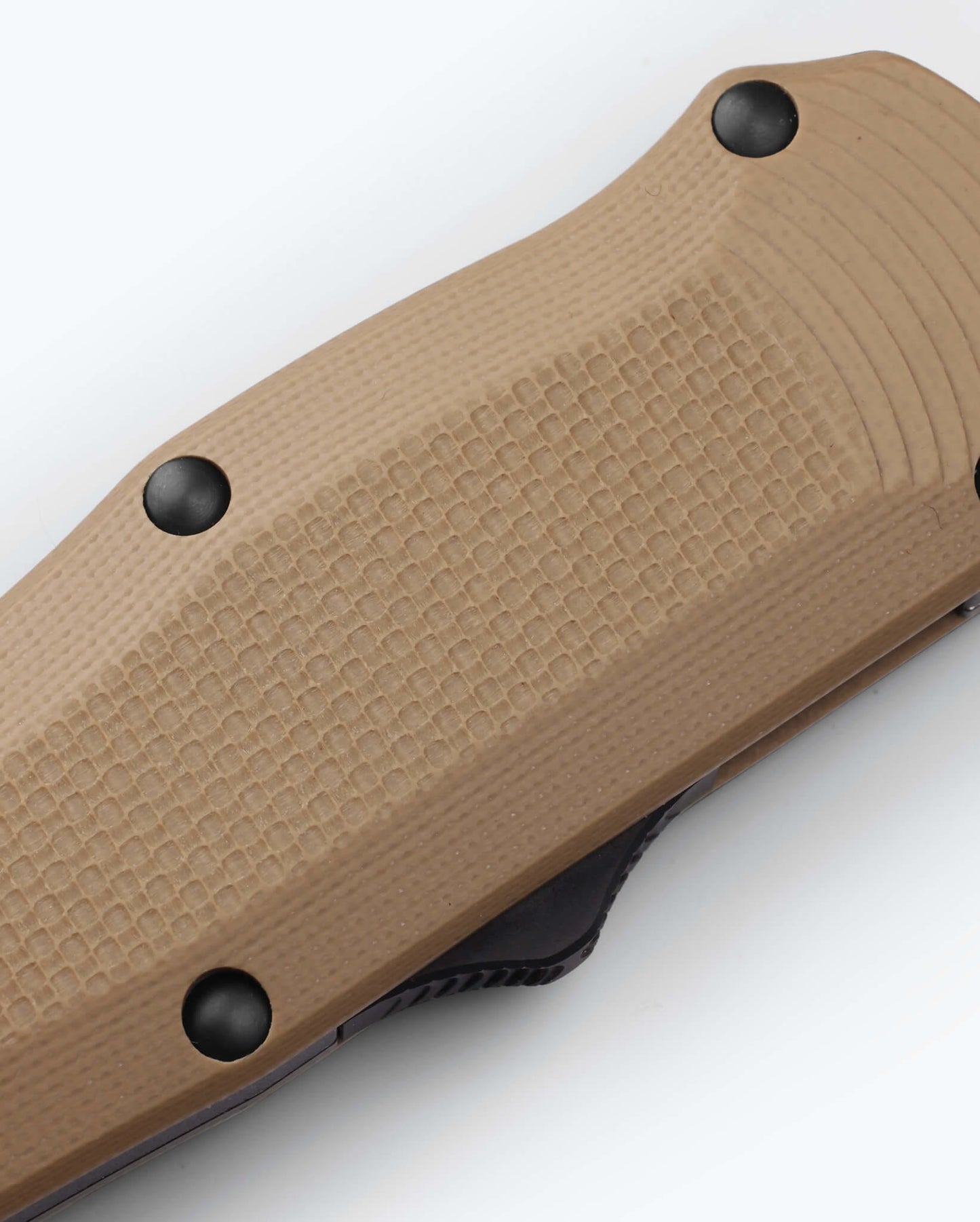 Benchmade Autocrat 3400BK-2 Coyote Brown G10 handle detail