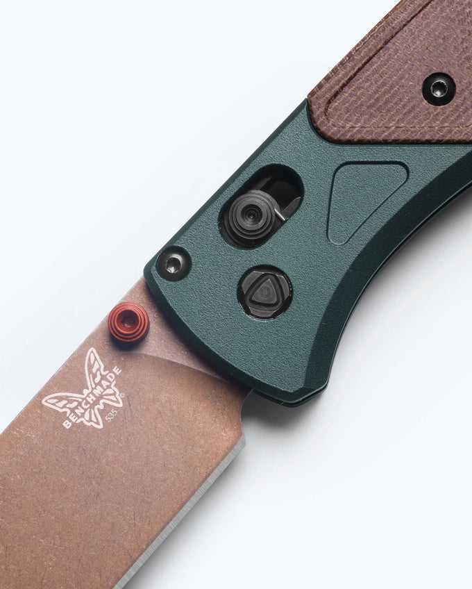 Benchmade Bugout 535FE-2602 blade detail – CPM-S90V drop point