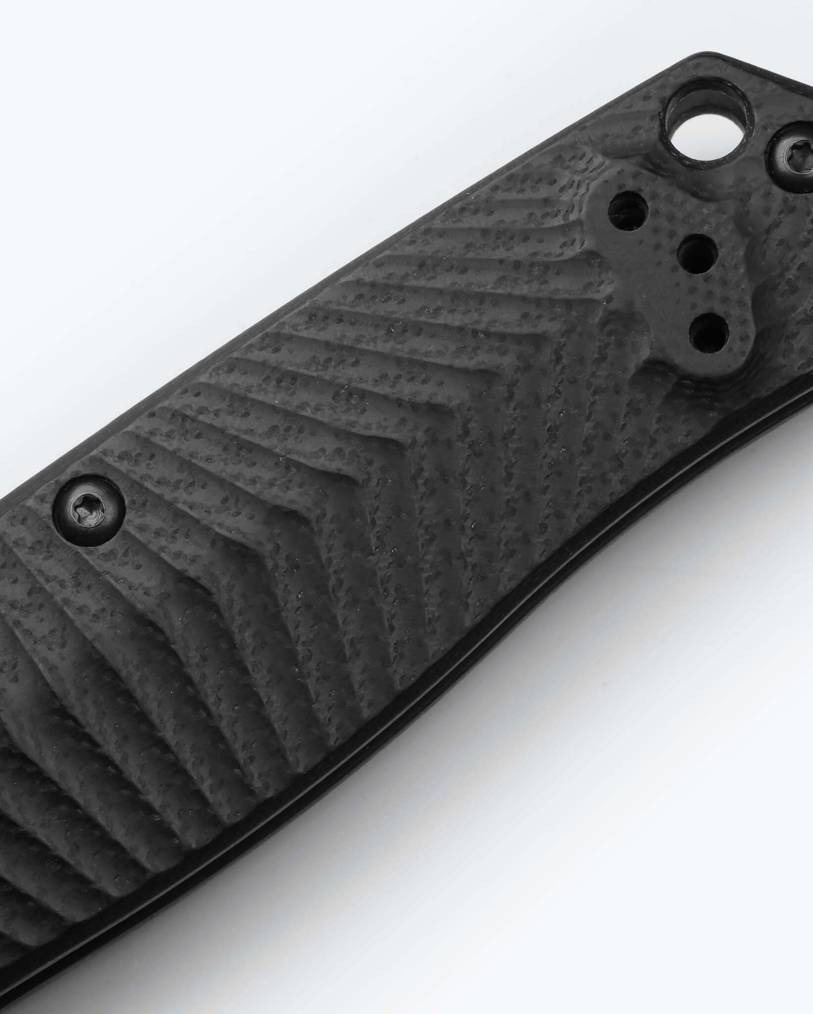 Benchmade Mediator 8551BK milled chevron-pattern G10 handle detail