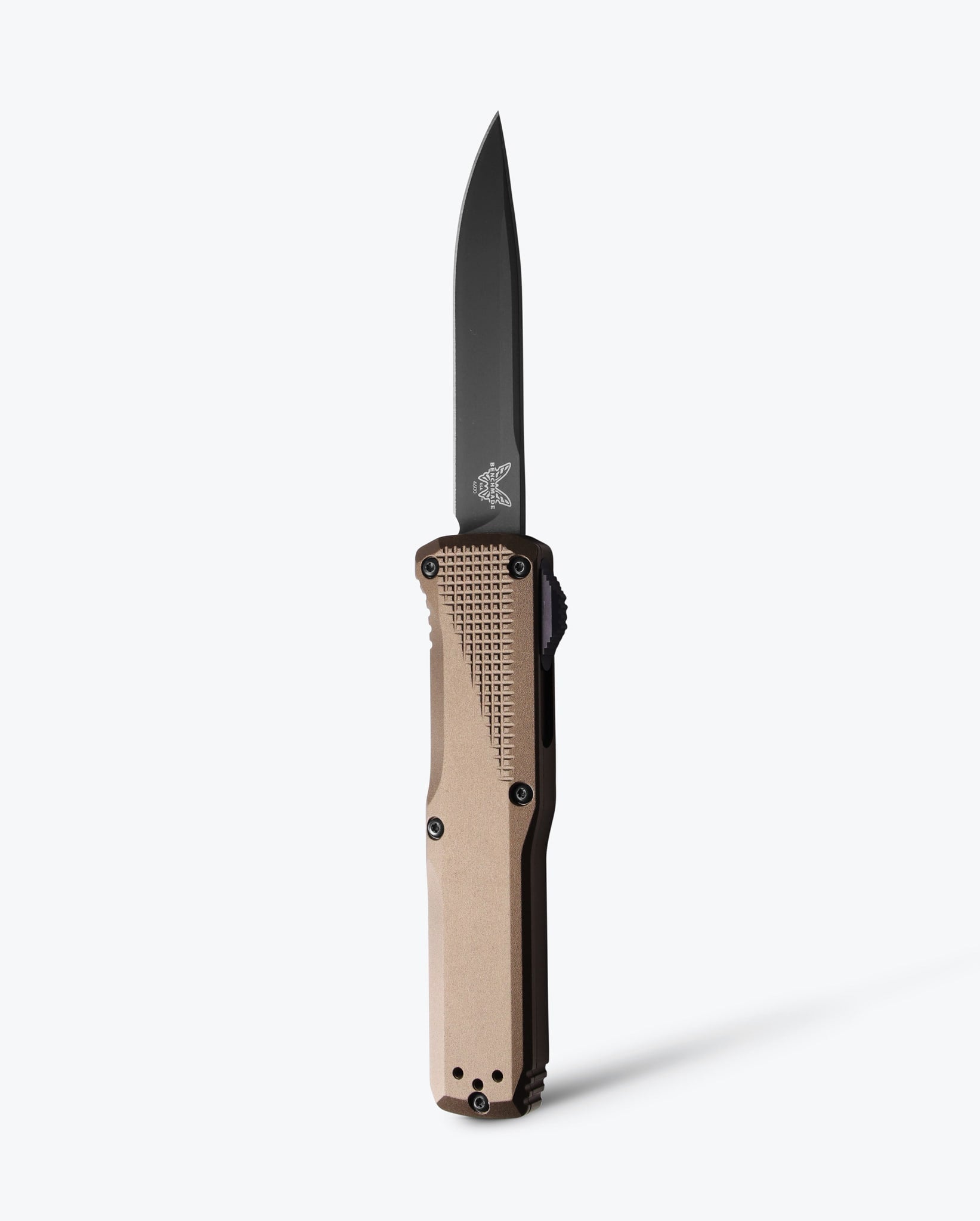 Benchmade Phaeton 4600DLC-1 front view – 3.45″ DLC CPM-S30V drop point OTF automatic knife