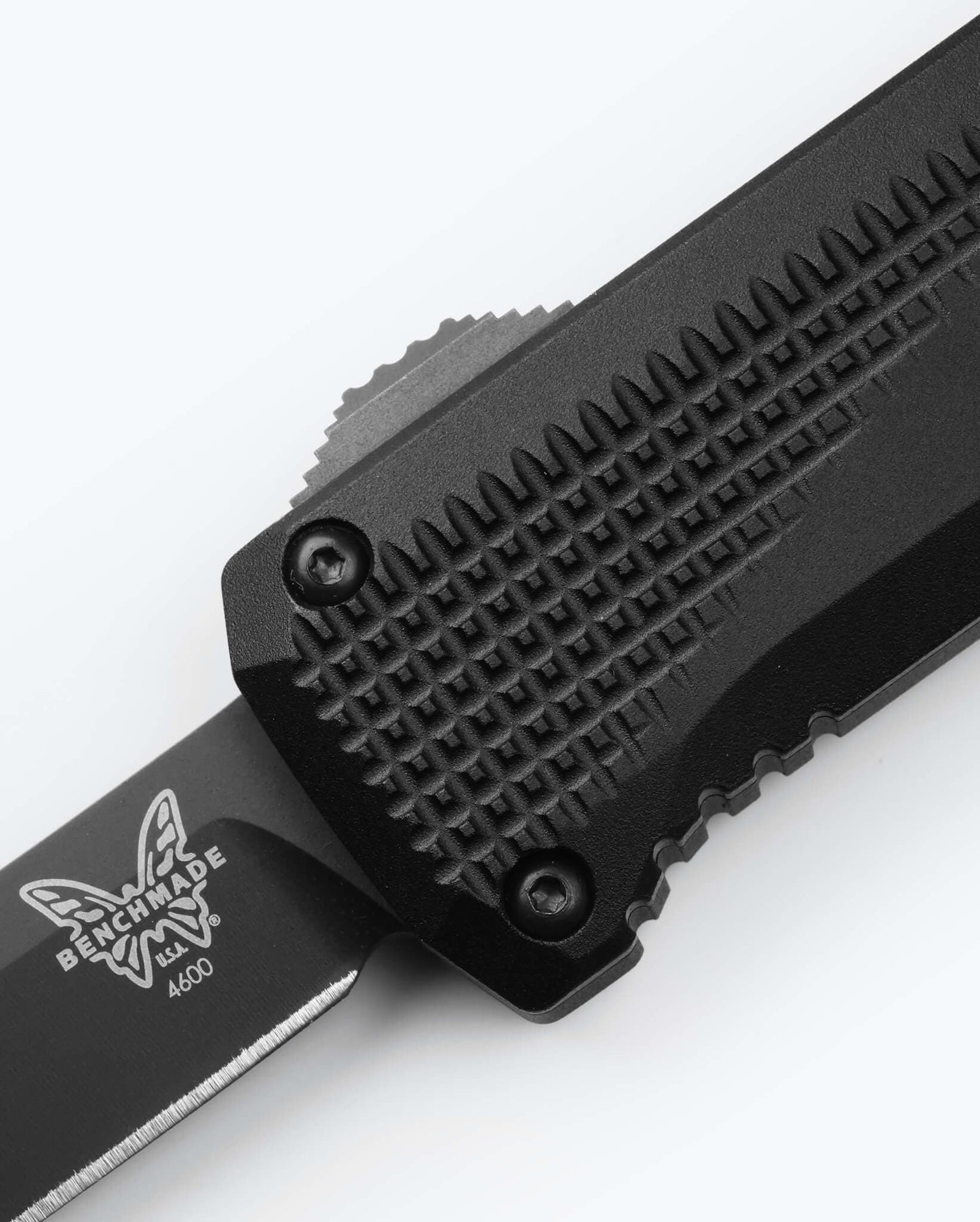 Benchmade Phaeton 4600DLC black aluminum handle grip texture detail
