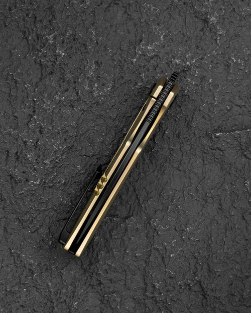 Bestech Mini Taipan BT2603B bronze titanium handle and frame lock detail