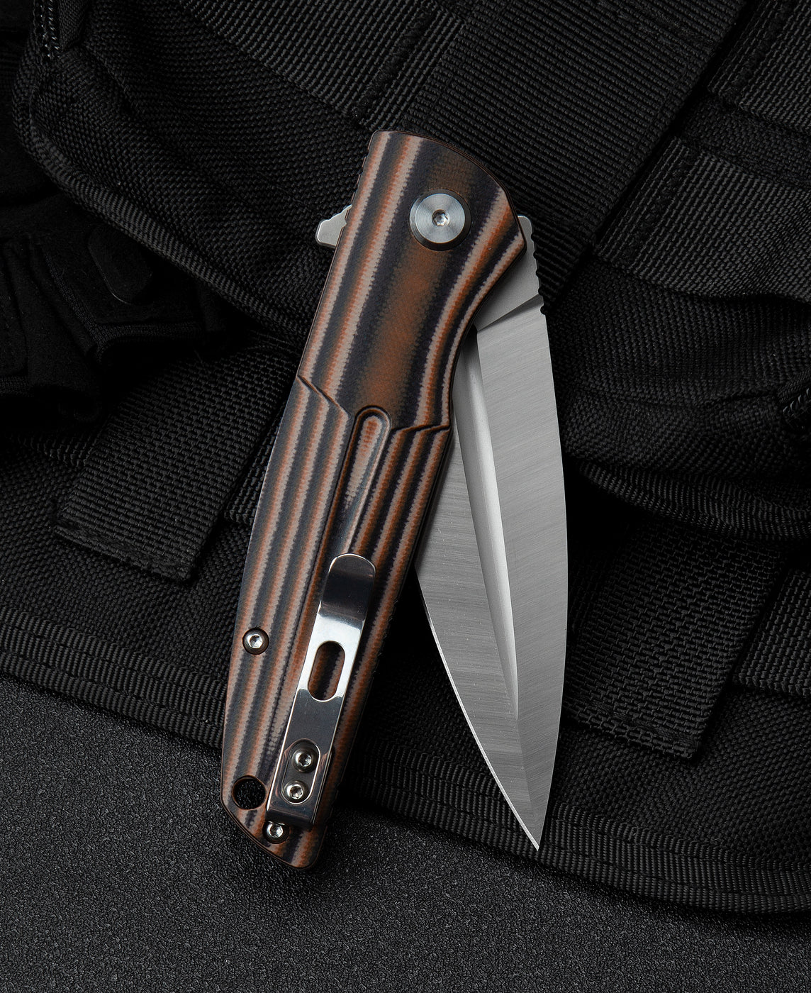 Bestech Fin BG34C-1 blade detail – 14C28N Satin dagger grind edge