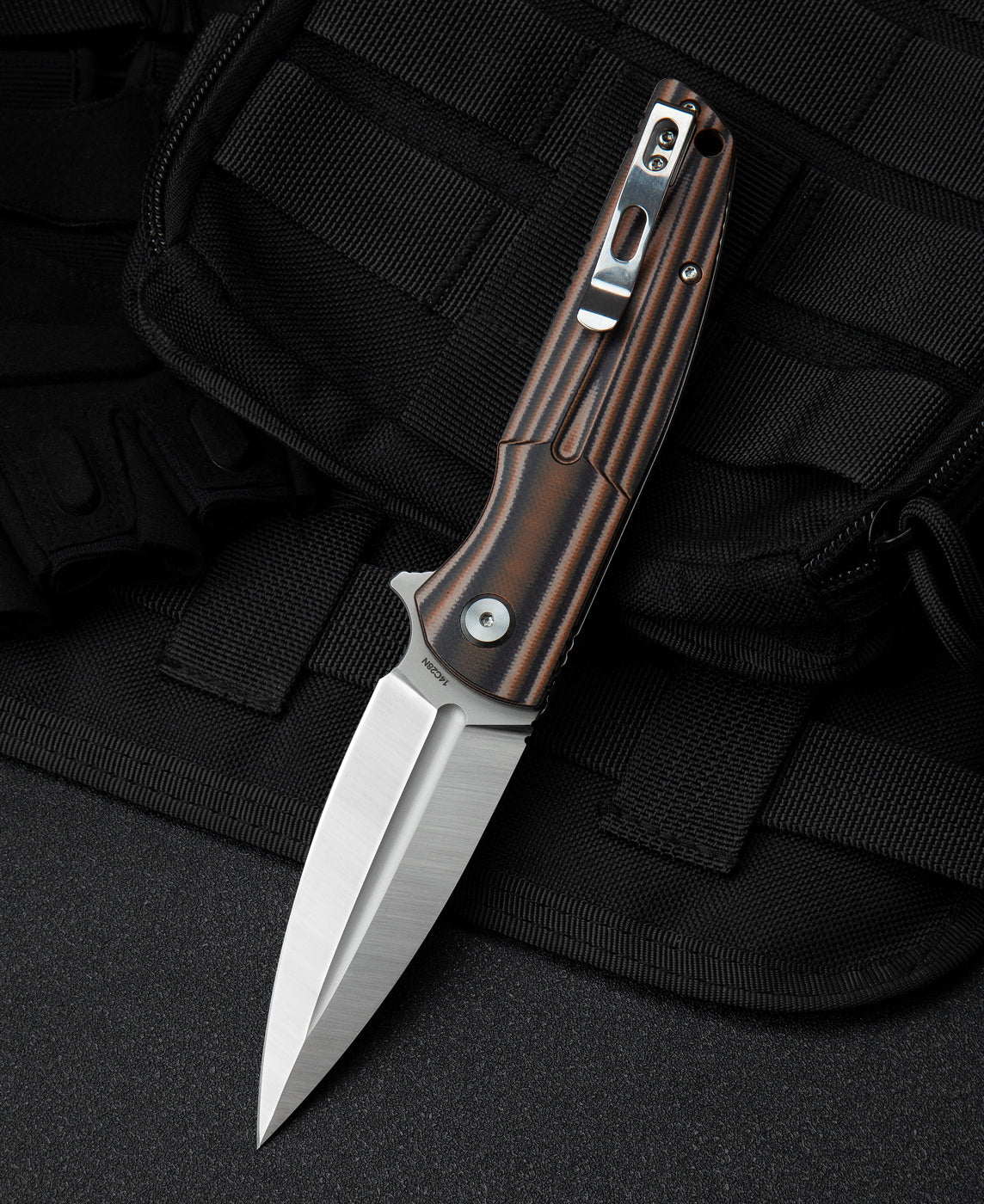 Bestech Fin BG34C-1 closed view – Black/Orange/Beige G10 handle, Liner Lock folding knife